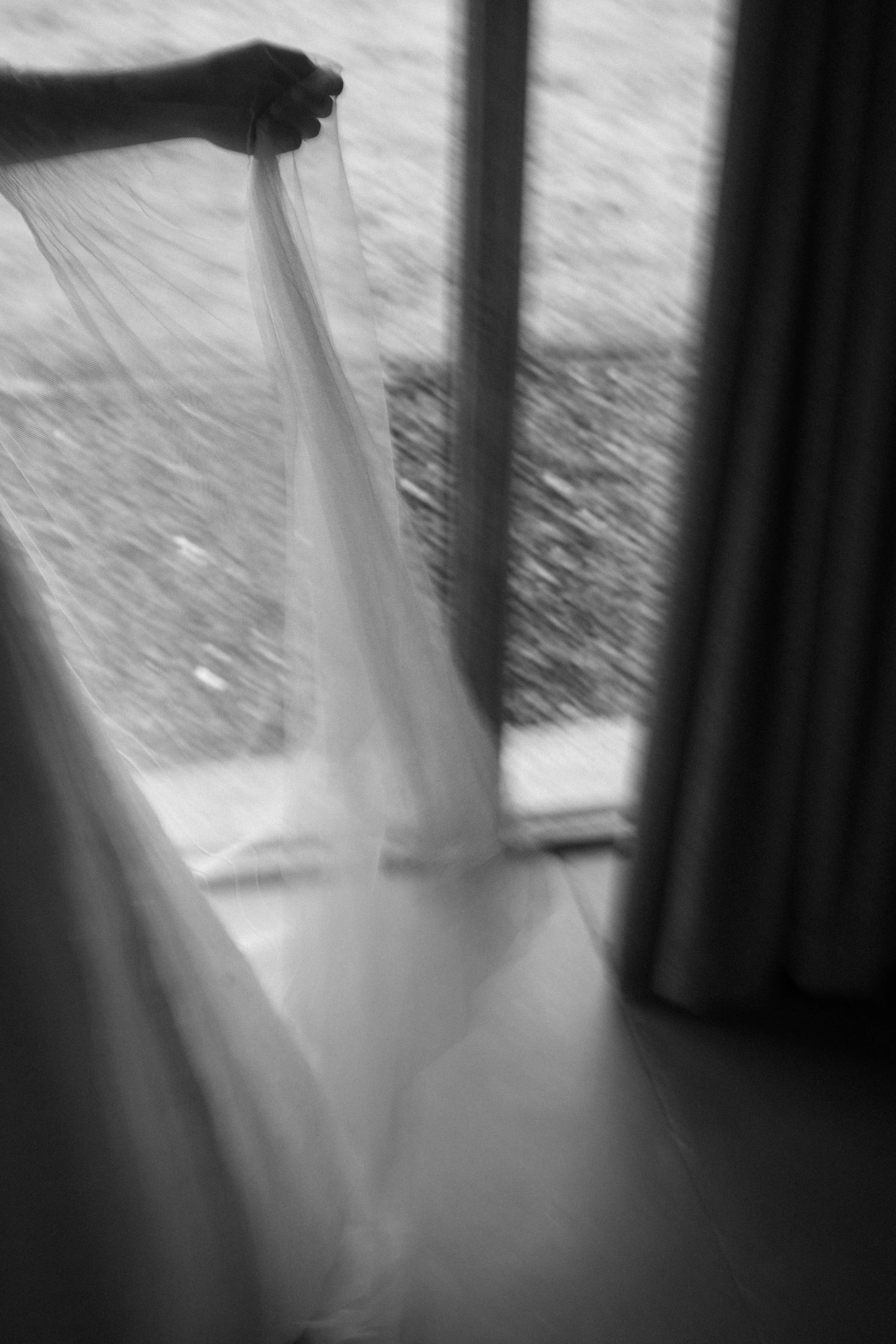 creative and artful documentary wedding photography at roscarrock wedding venue by the sea in cornwall