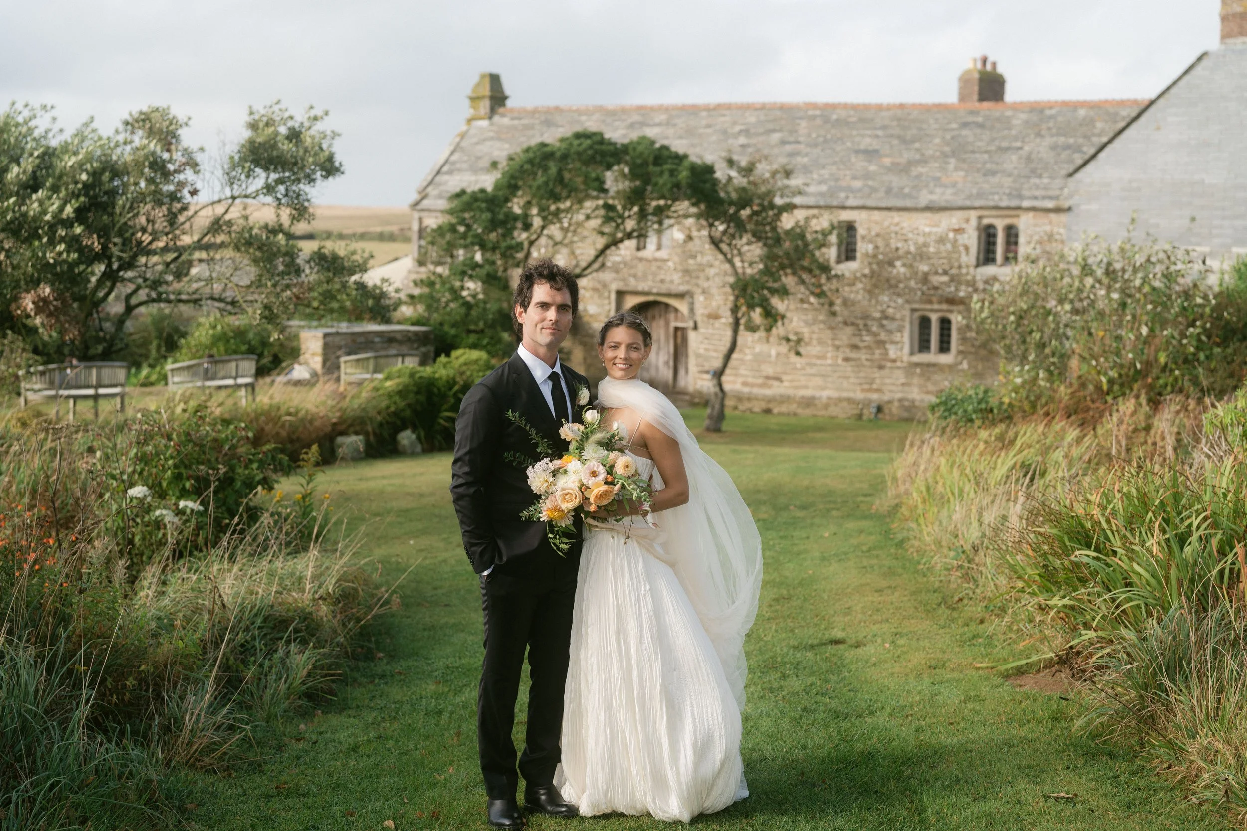 stylish editorial wedding at roscarrock in cornwall with danielle frankel wedding dress