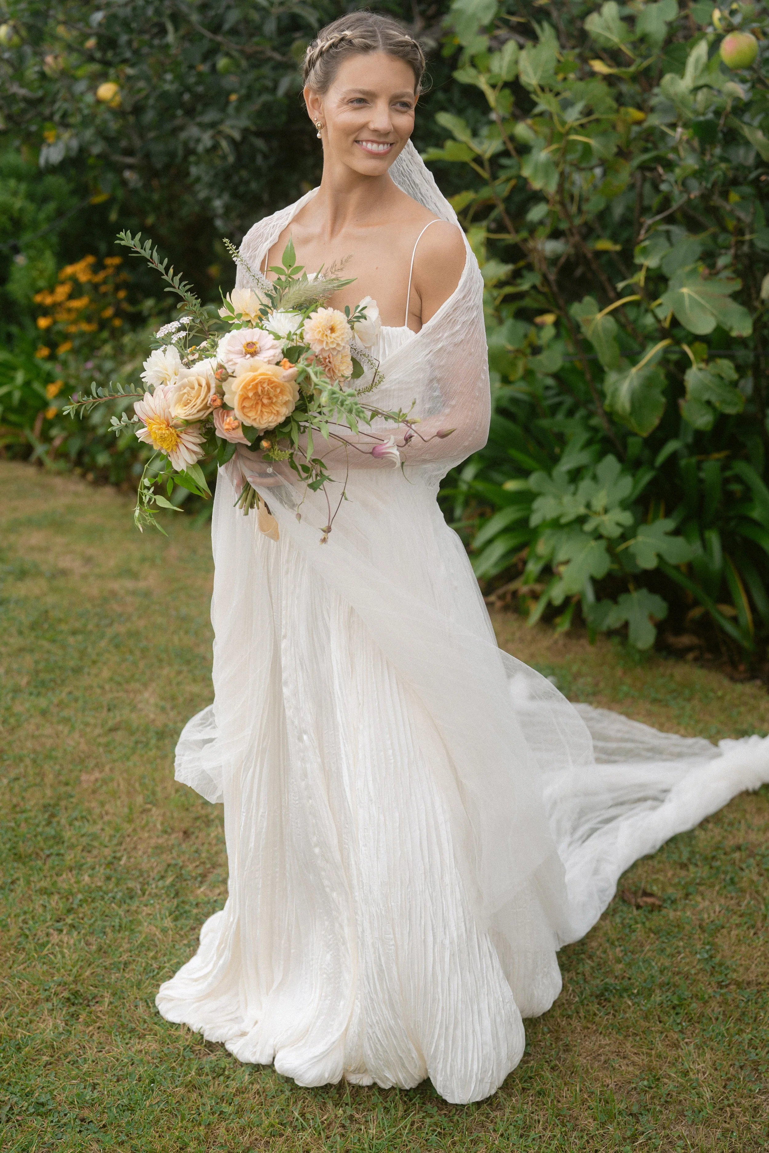 stylish danielle frankel bride