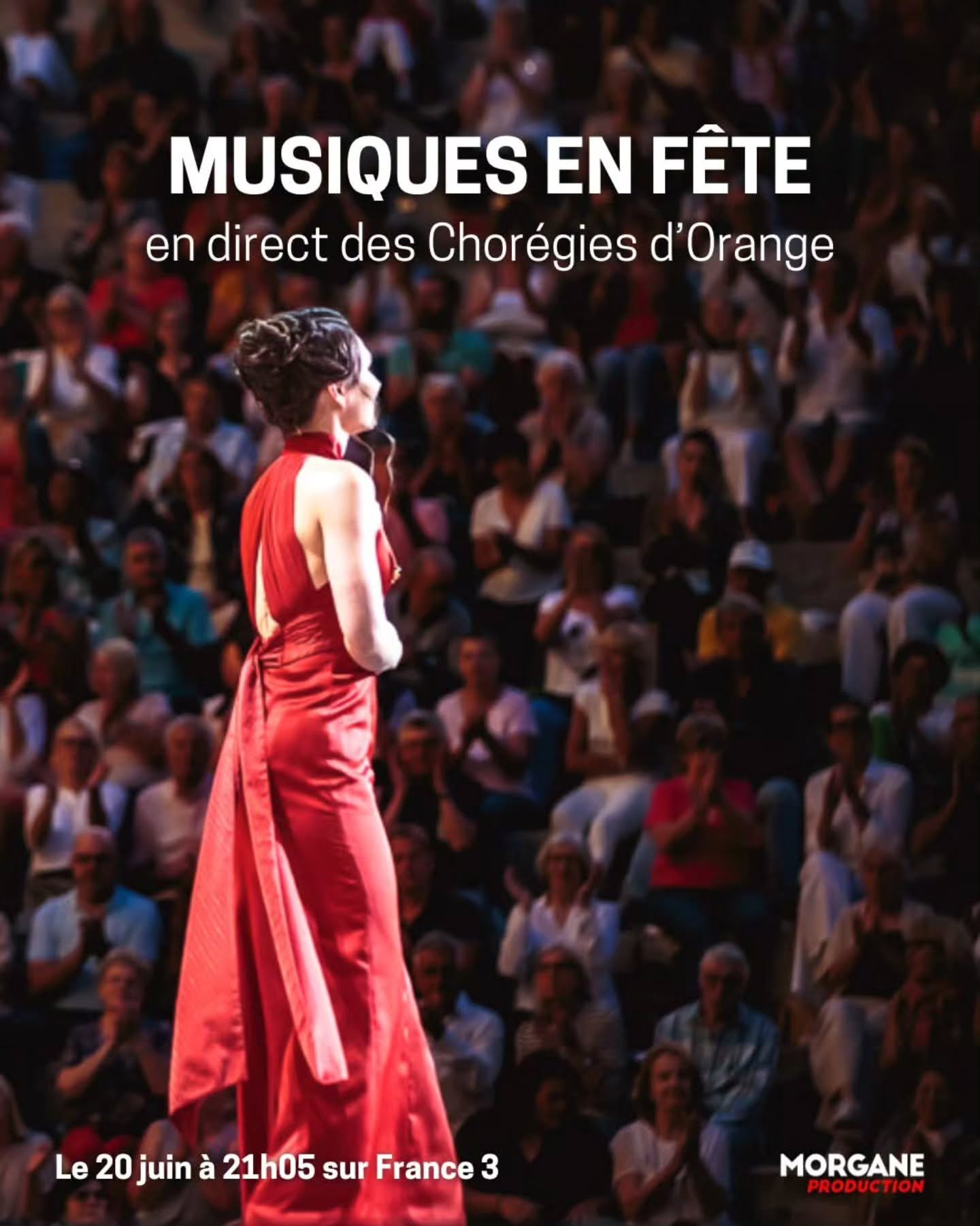 Ce soir!!! 21h en direct des Chorégies d'Orange sur France 3 et France Musiques🤩🤩🤩
J'aurai le plaisir de chanter des extraits de la Bohème et de la Veuve Joyeuse avec @arturochaconc sous la direction de @pierrebleuse et le finale de