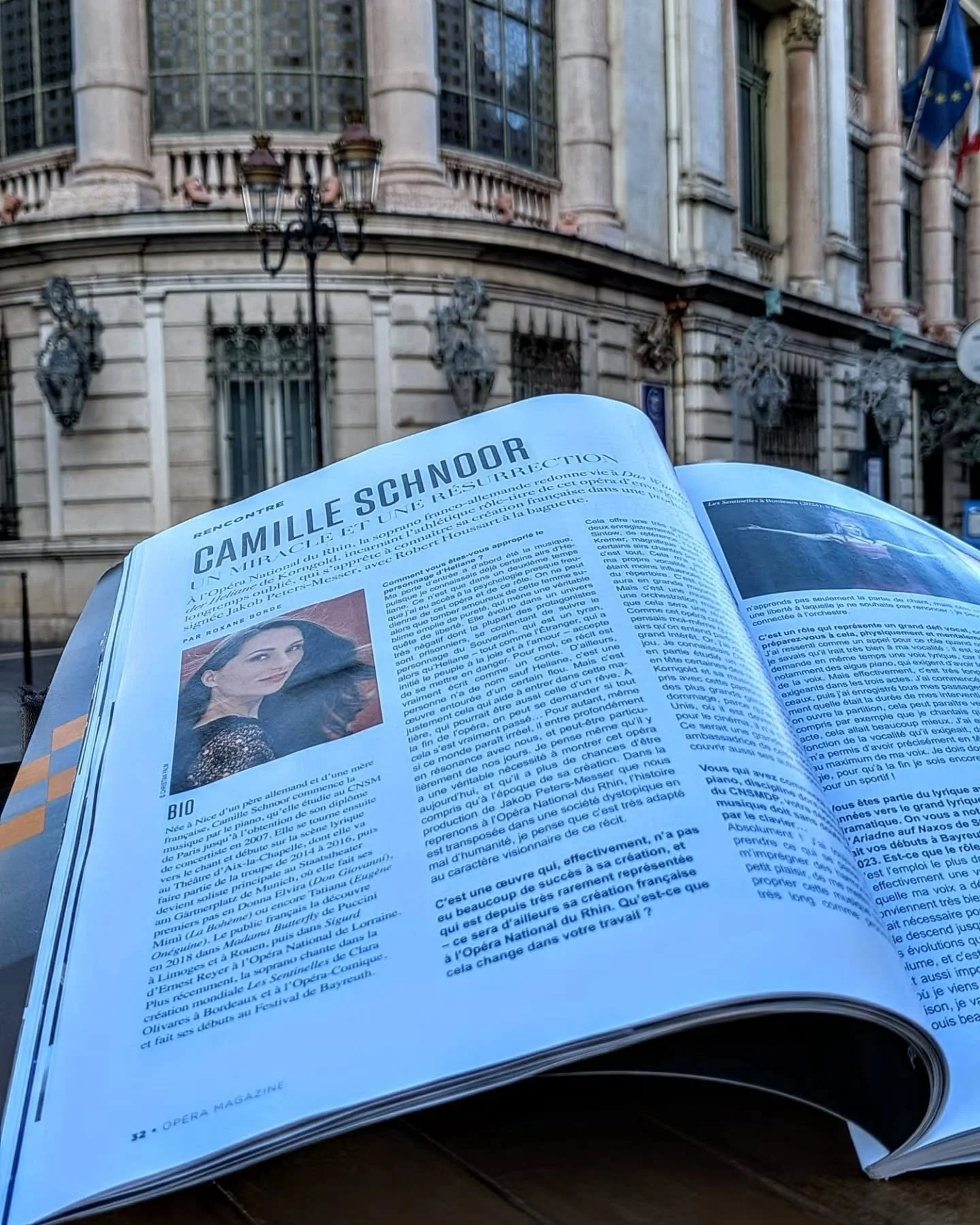 Tr&egrave;s honor&eacute;e d'avoir re&ccedil;u une double-page d'interview dans l'&eacute;dition actuelle d'Op&eacute;ra magazine France pour y parler de ma prise de r&ocirc;le d'H&eacute;liane &agrave; l'Op&eacute;ra National du Rhin. 
Il est en kio