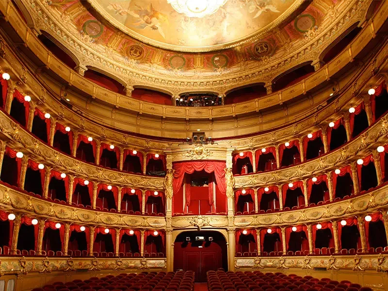 MANON LESCAUT - PREMIERE