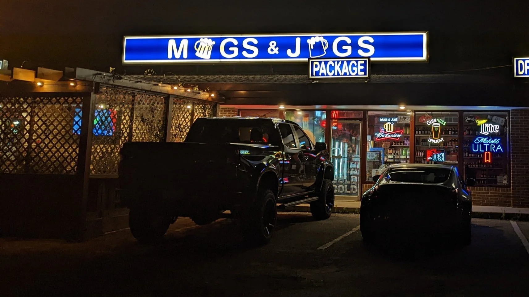 Mugs and Jugs Bar and Package