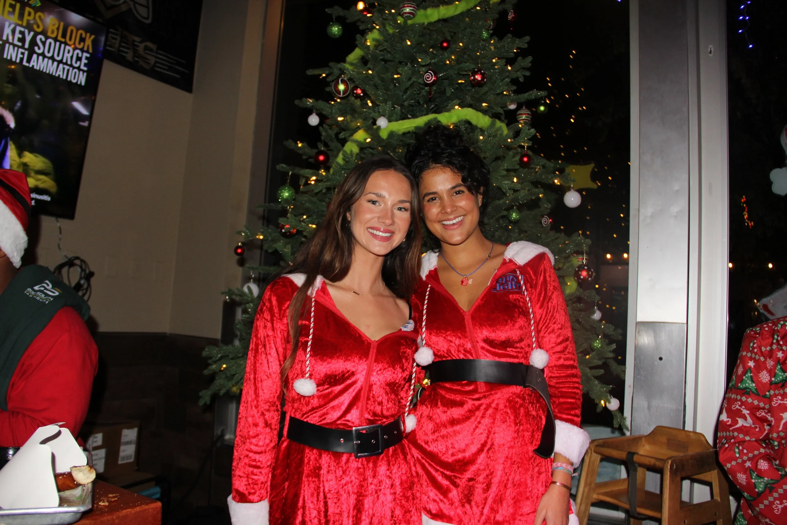Santa Pub Crawl photo 6