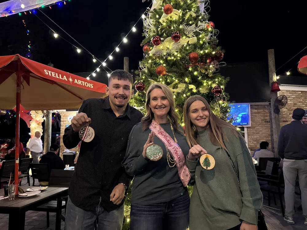 Ornament Decorating at Sir Richard's Public House
