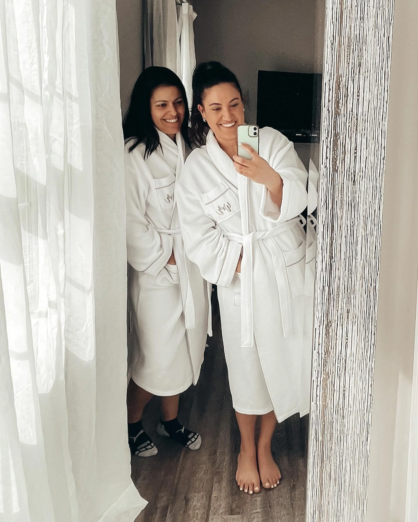 a magical little retreat in the mountains 
🗻🧘🏻&zwj;♀️🌀🧖🏻&zwj;♀️ 
.
.
.
thank you @_tommierose_ ! 🙏🏼