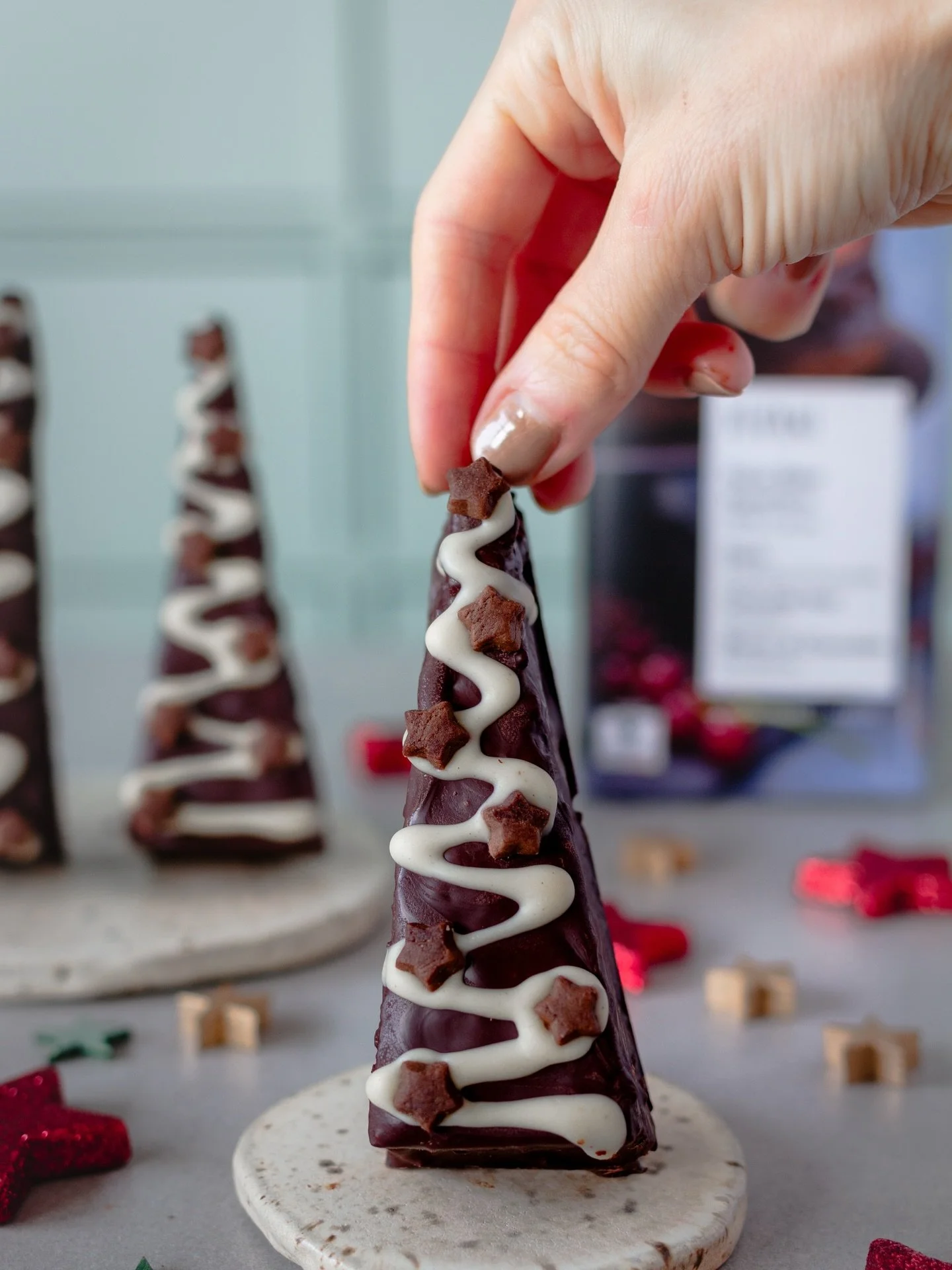 Here&rsquo;s some December baking inspiration! 🎄✨ Try this Christmas Tree Brownie using both @vivani_chocolate and @ichoc_vegan_chocolate 🌱 

This recipe is a Christmas crowd-pleaser, offering guests &lsquo;a special treat for their taste buds and 