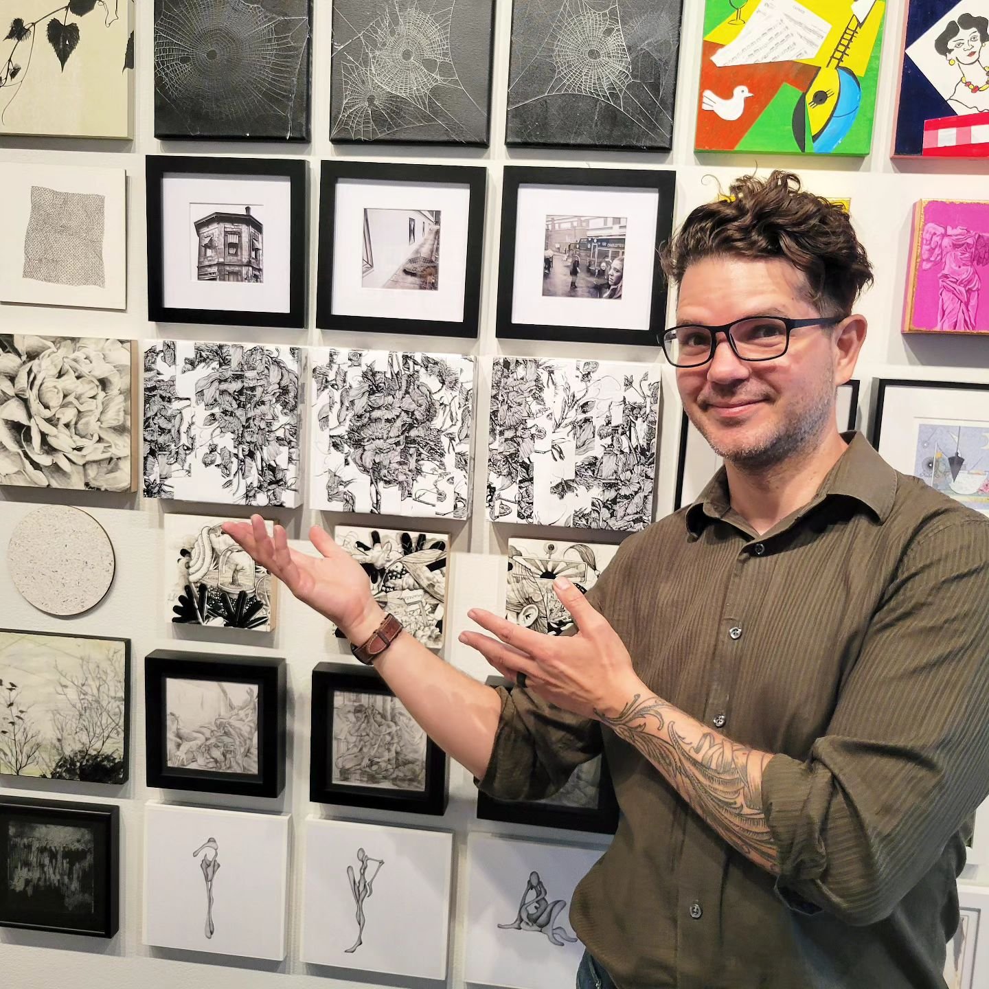 I'm very excited about all the great art included in the 7th annual Teeny Tiny Trifecta at @secondstreetgallery 

It will all be up for the month of September with a wild first Friday next week! I hope to see y'all there.

Photo credit: @darrylove (m
