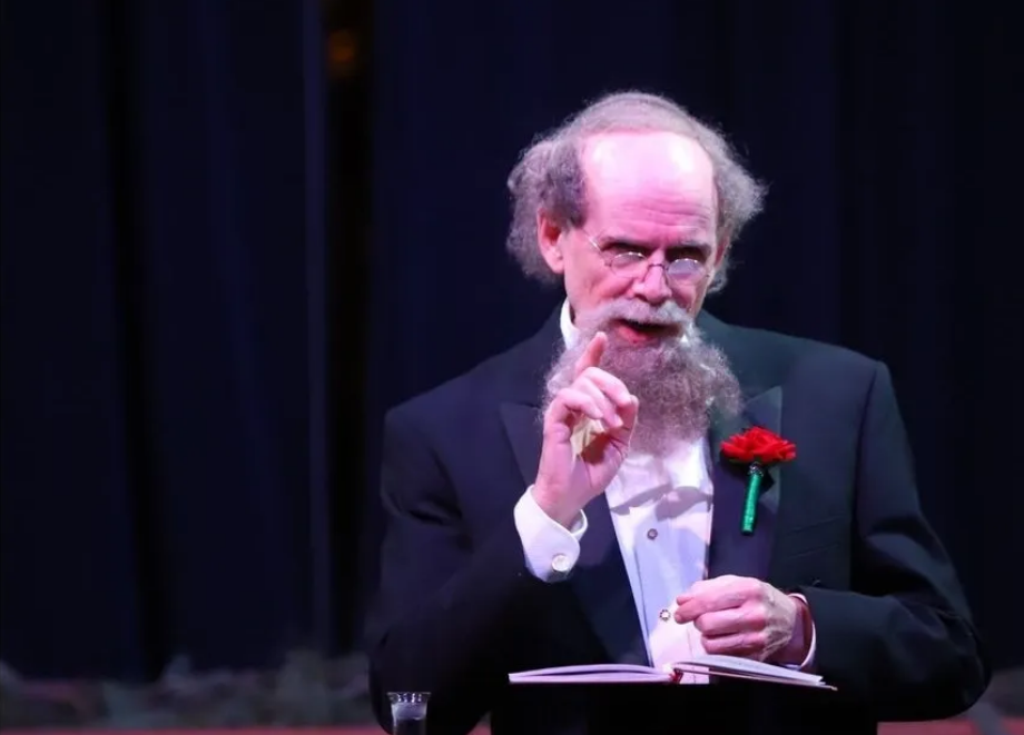 Charles Dickens: A Christmas Carol