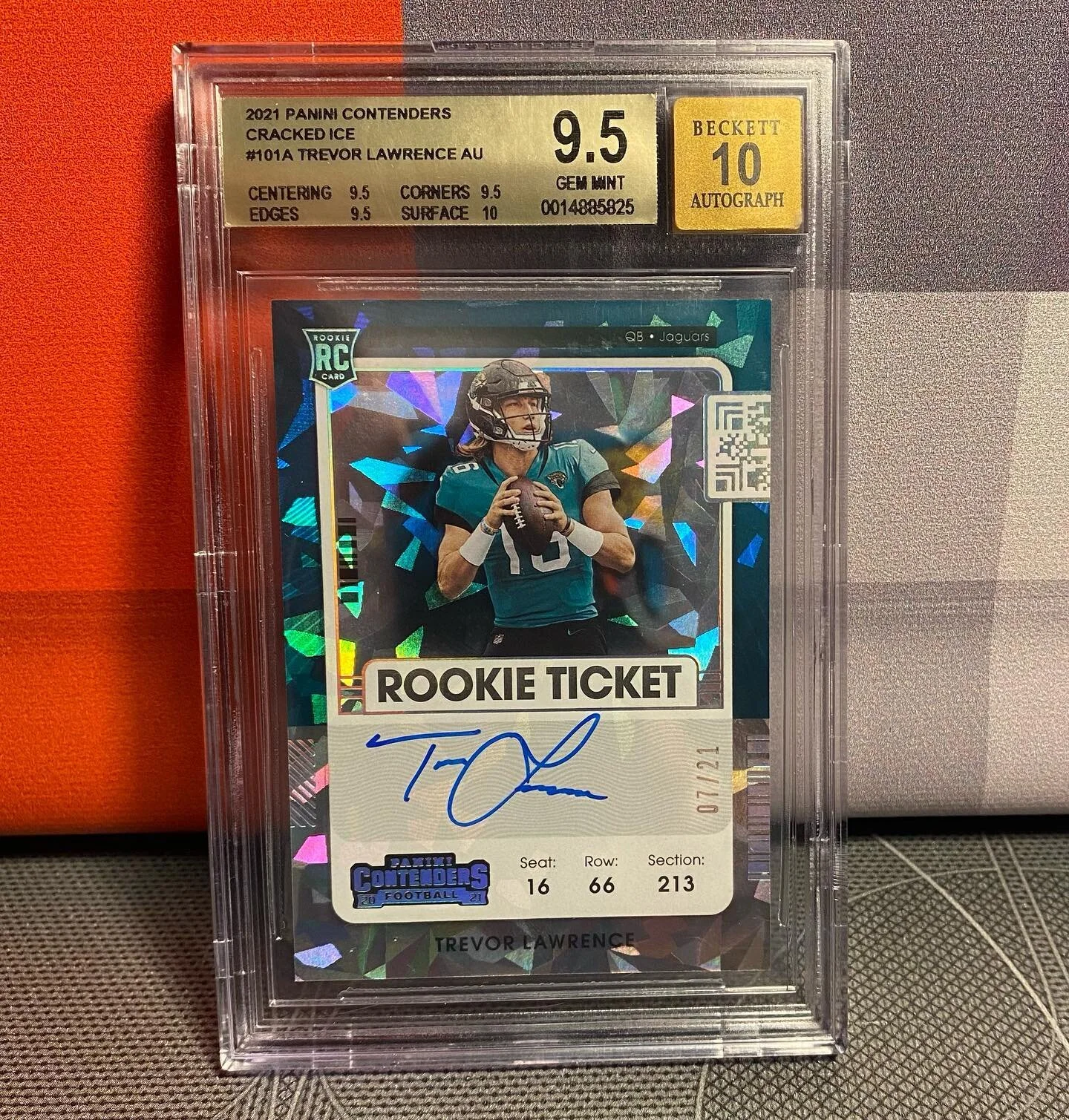 Couple pick ups today at the @fenwaycardshow 🔥We will be back tomorrow come say what&rsquo;s up!!