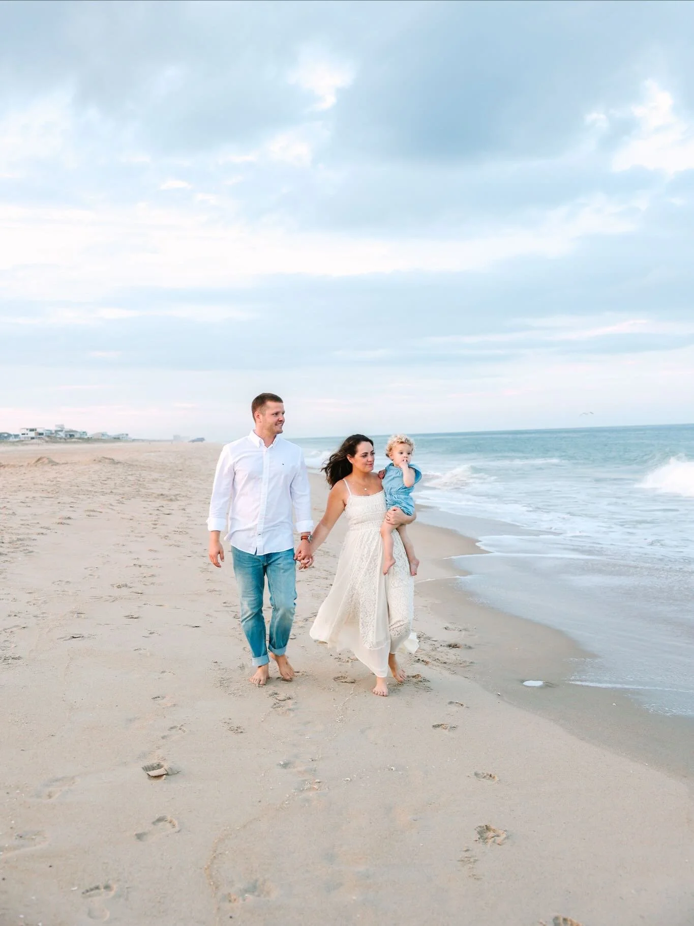 beach walks with hazel + her mom and dad 🌊