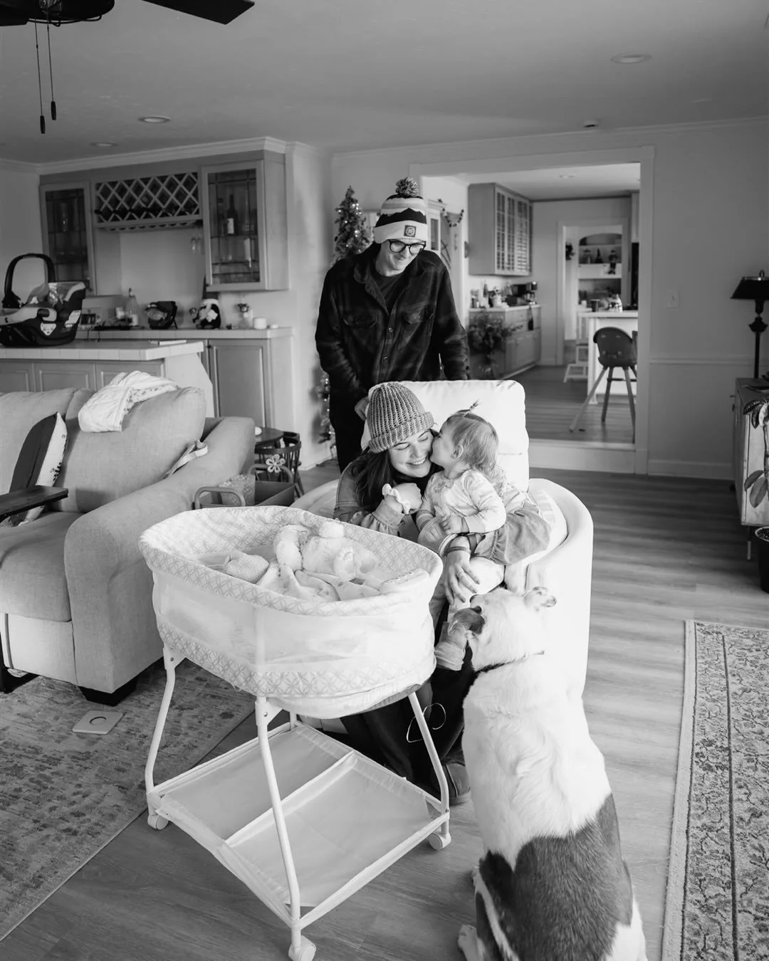 calm + cozy moments with new baby Lucy and her sweet sweet family 💖