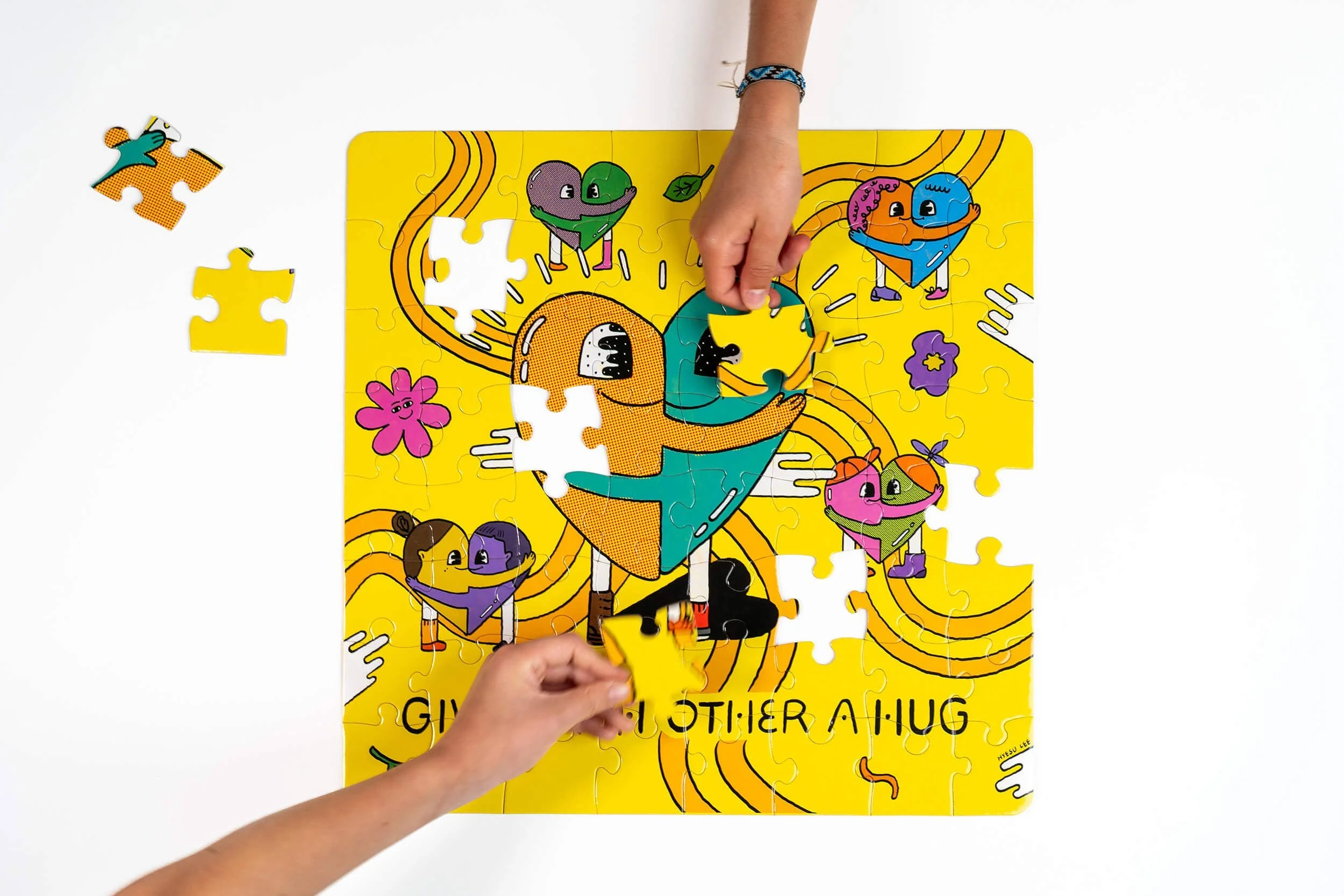 hug_it_out_puzzle_-_64_pieces_5.jpeg