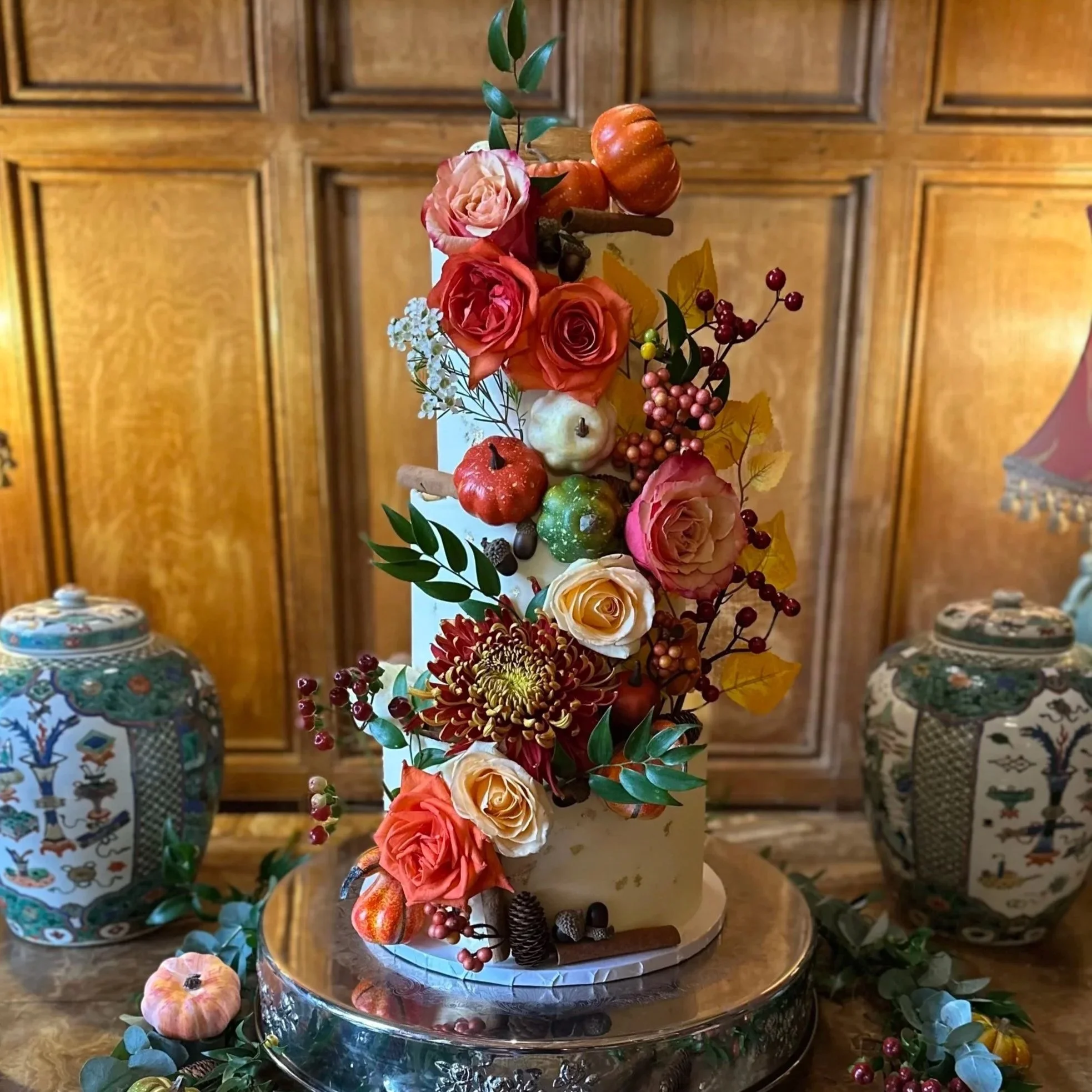 autumnal-floral-wedding-cake-cheshire