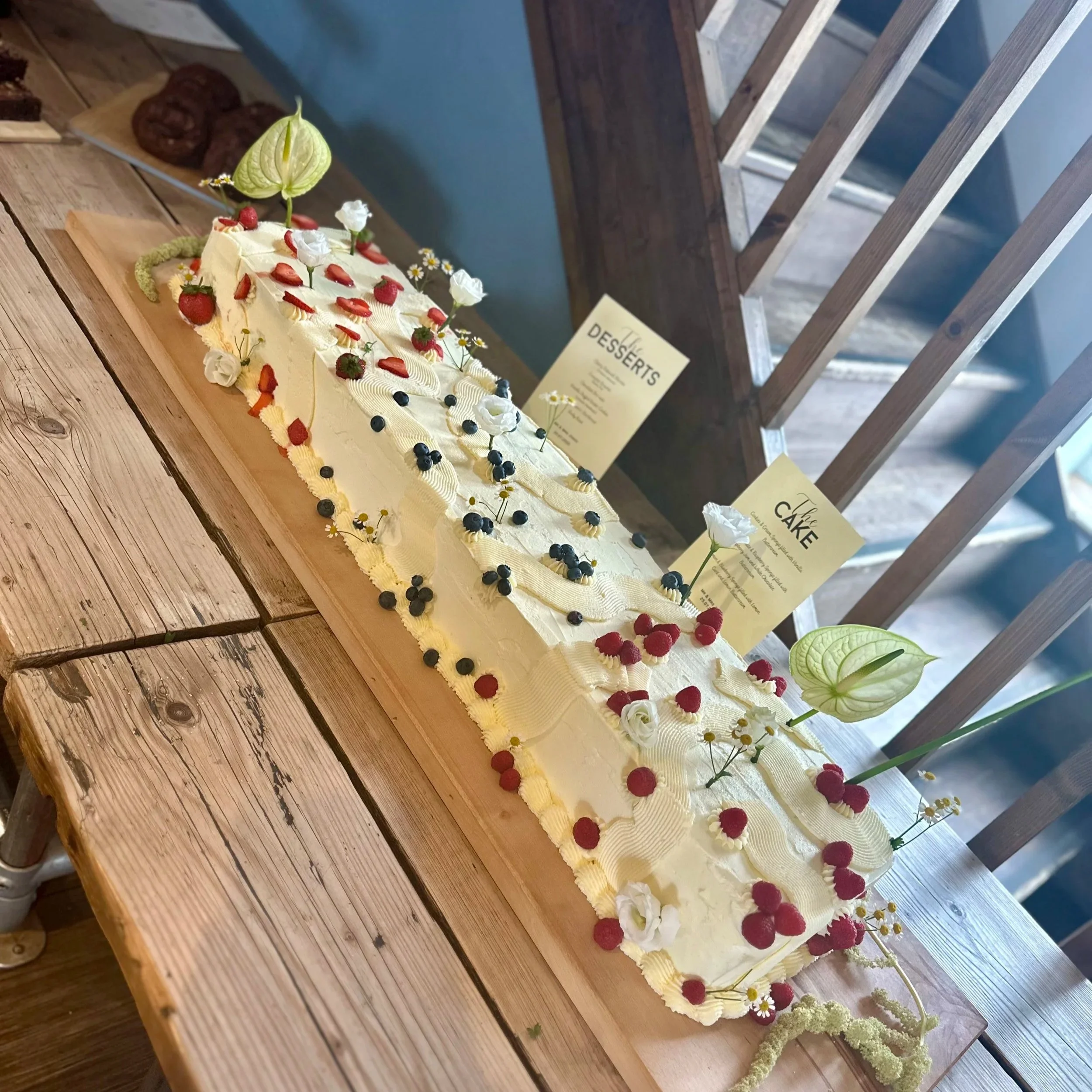 long-rectangle-wedding-cake-cheshire