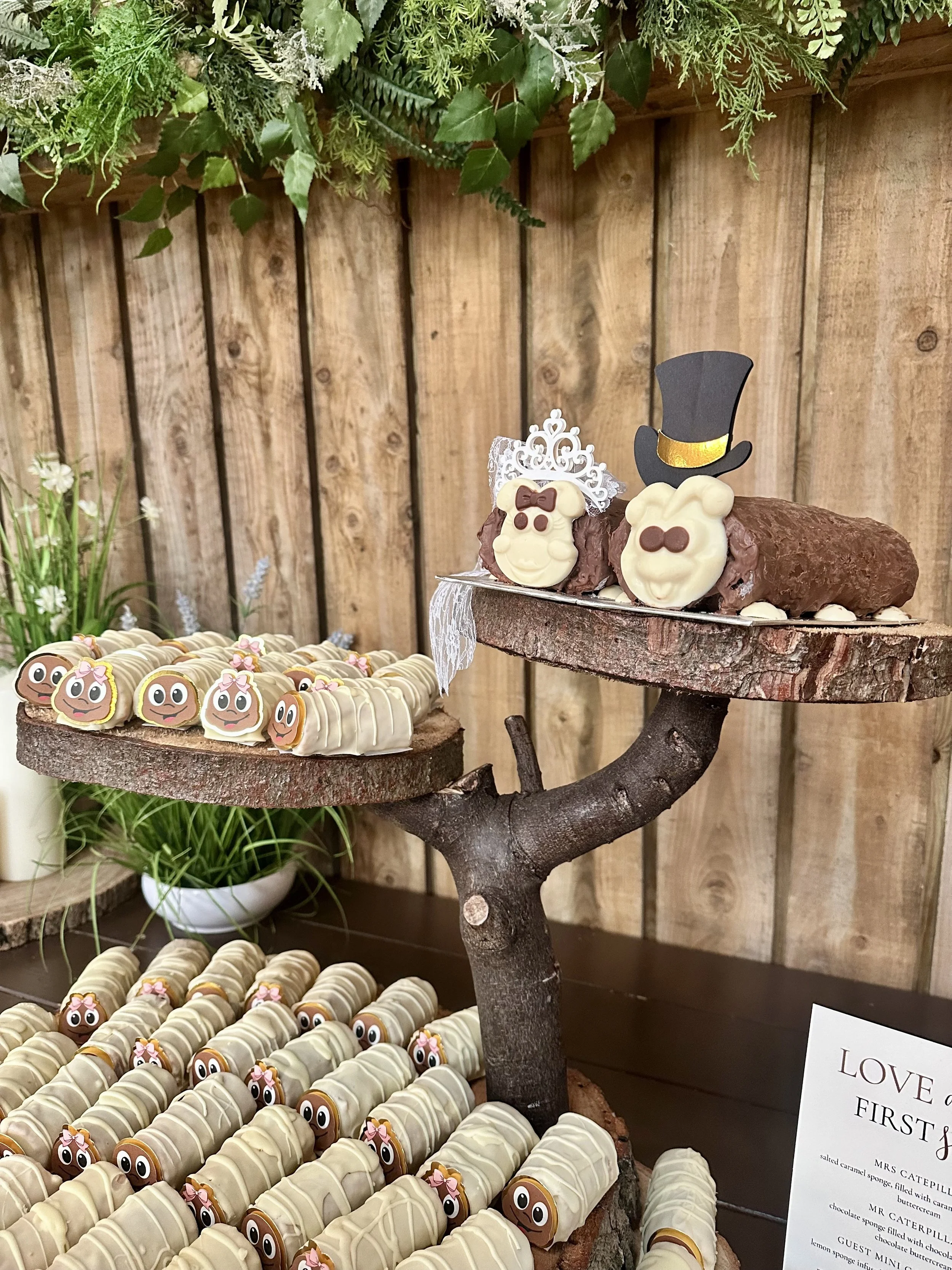 happy-wedding-couple-for-wedding-cake-review.jpg