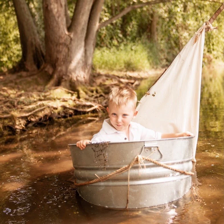 Okay, serious question&hellip;

If I offered Bucket Boat Mini Sessions this summer, who would sign their little captain up? ⛵️

Because this might be one of the cutest session ideas I&rsquo;ve ever done. 🥹

Comment below if you&rsquo;d want details!