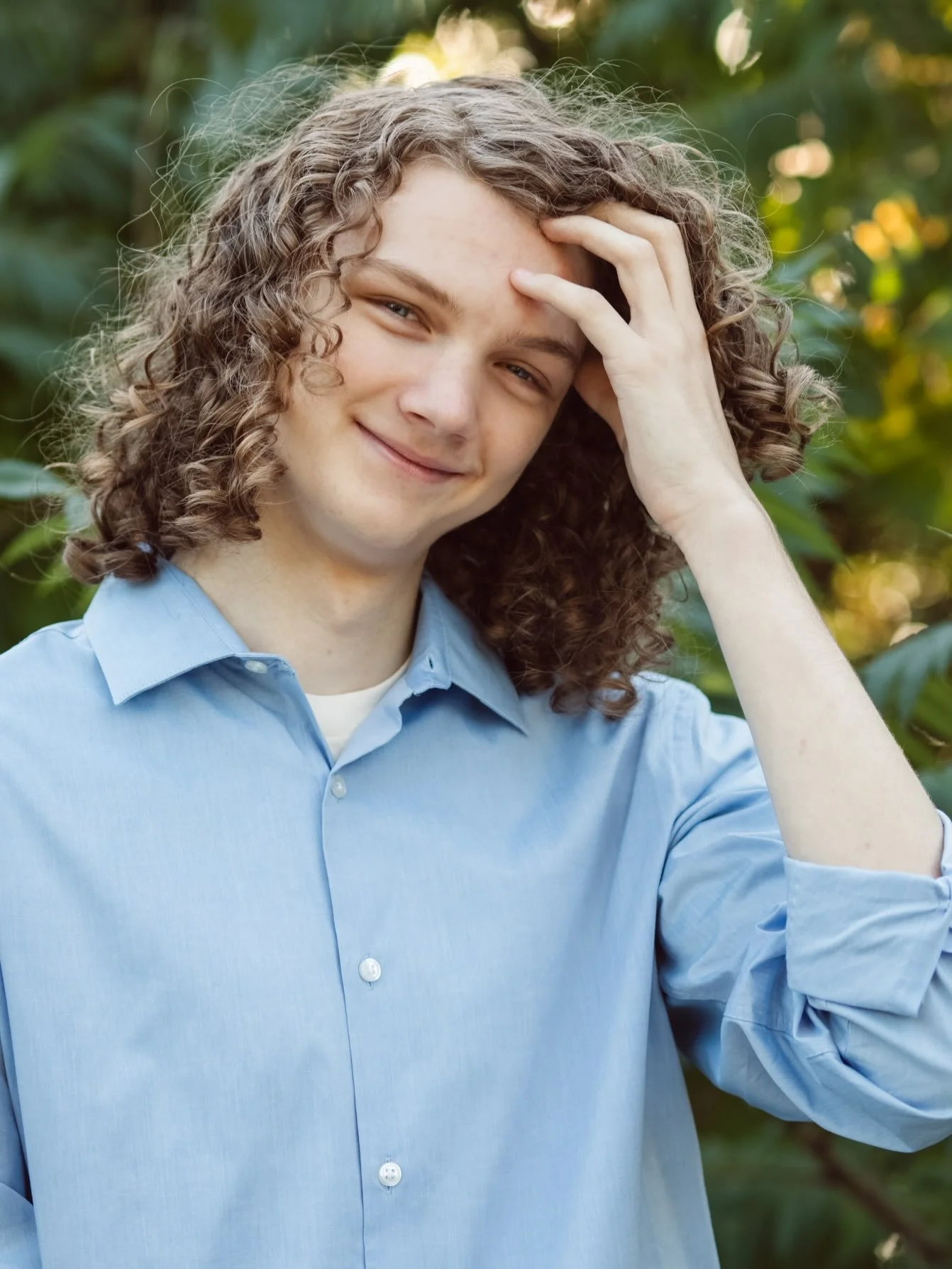 Senior photos can feel like a lot when being in front of the camera isn&rsquo;t exactly your favorite place to be. 😅

&ldquo;What do I do with my hands?&rdquo;
&ldquo;Is this going to look awkward?&rdquo;
&ldquo;I don&rsquo;t know how to pose.&rdquo