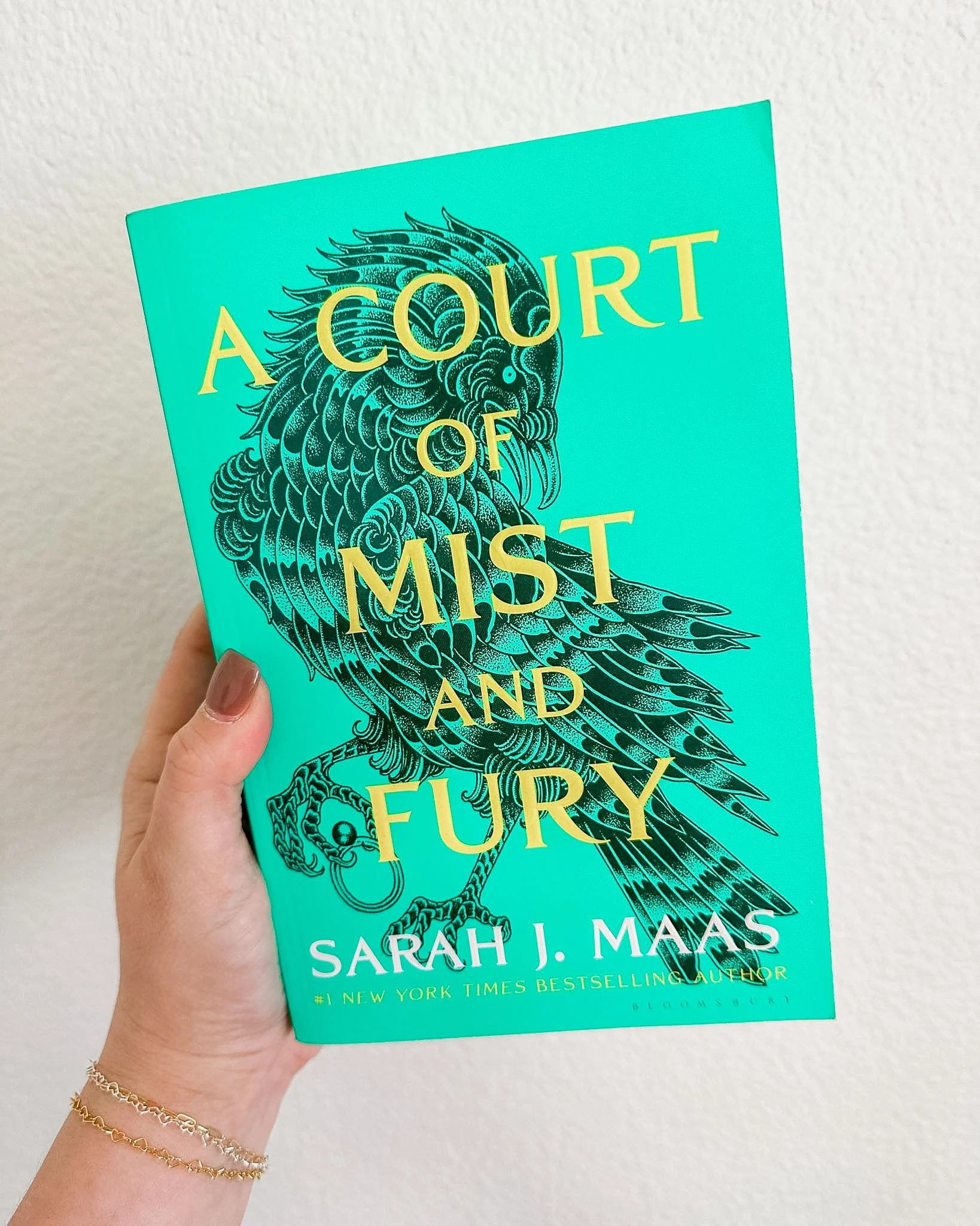 New to Sarah J. Maas? Discover every ACOTAR, Throne of Glass, and Crescent City book in publication order and the recommended reading order for the best experience.