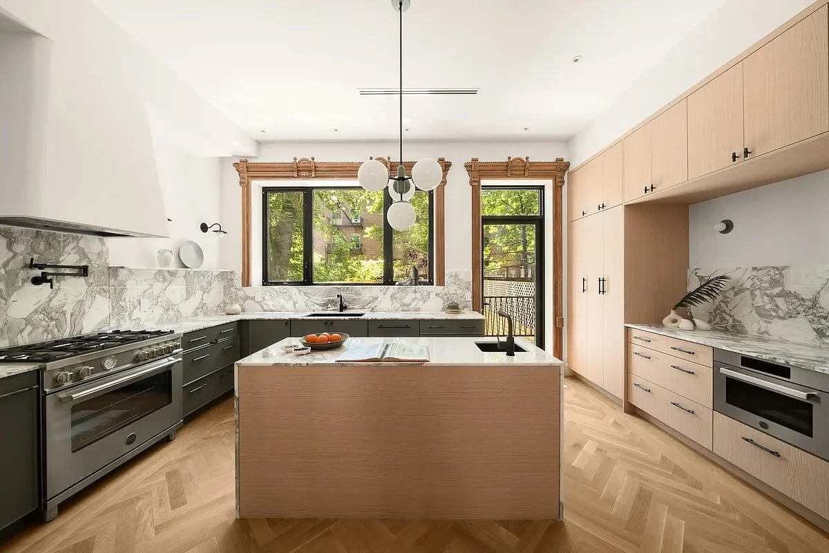 Kitchen 2.jpeg
