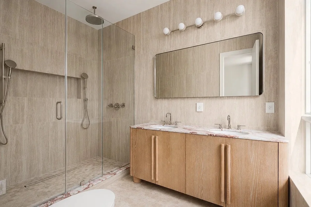 PrimaryBath.jpeg