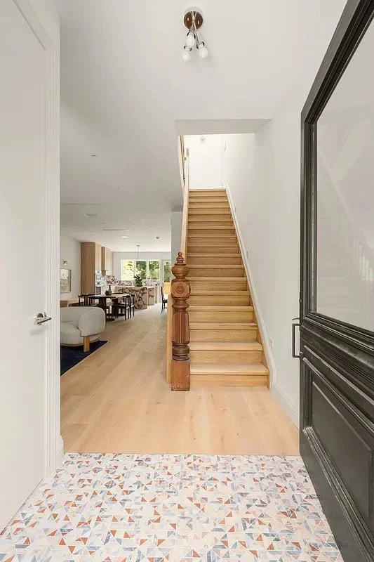 Entry.jpeg