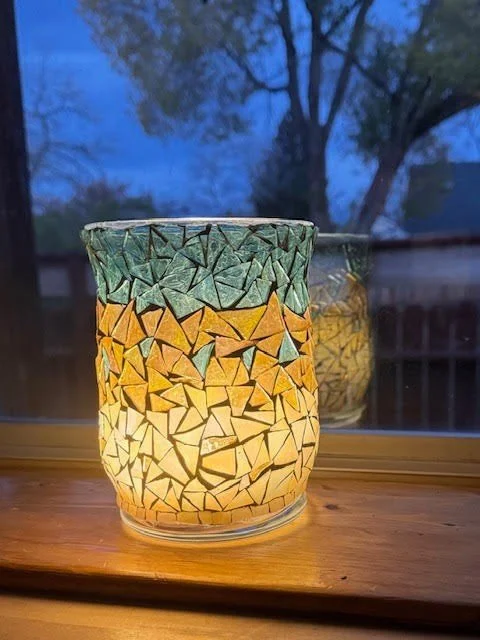 Choose Your Own Adventure at Lander Art Center this August! ⁠
⁠
Our experienced instructors, Traci Sessions and Cristen Coombs will host a mosaics class suitable for all skill-levels. During this class, you will choose from more than thirty mosaic pr