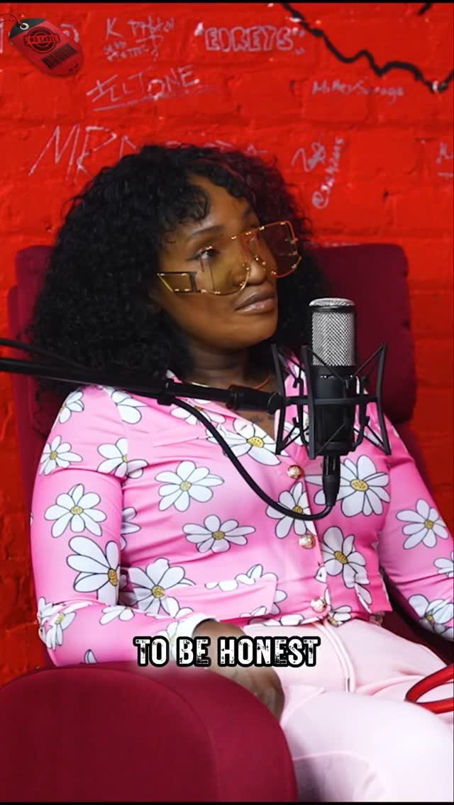 We asked @_sagethegoddess how she would describe the Toronto “sound”. One word….VERSATILITY 🇨🇦
#toronto #nolabel #podcast #buffalo #torontohiphop