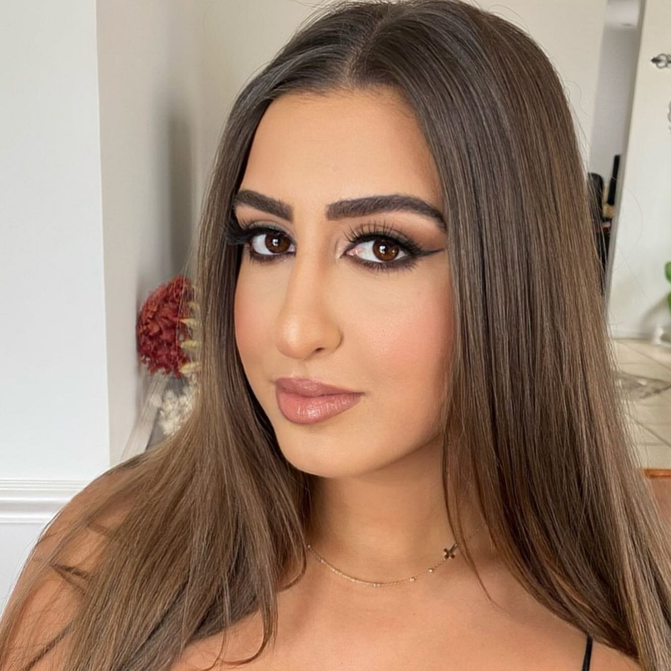 Graduation Glam on the amazing @mouneeh_33 🎓💋
Congratulations Beauty!!!!
Lashes: @glo.cos