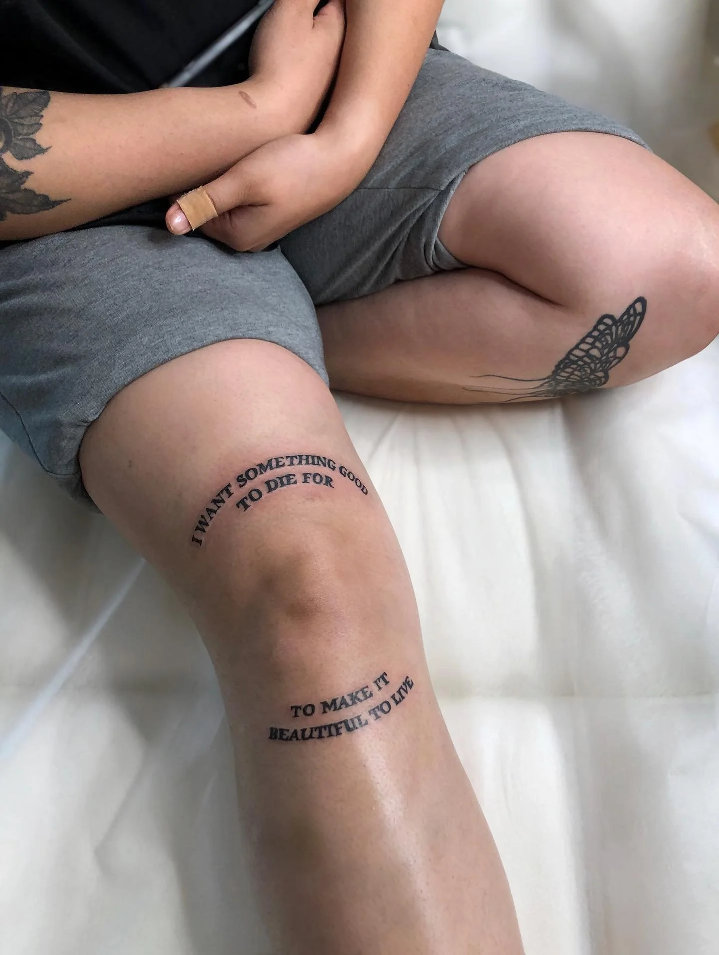 Some lyrics to live by ✍🏼 she wanted a bolder font so we did just that 

All the work you see here has been done by me over the course of 3 years. This is my sister Emily, the first person I ever tattooed 🖤

#lyrictattoo#scripttattoo#quotetattoo#sh