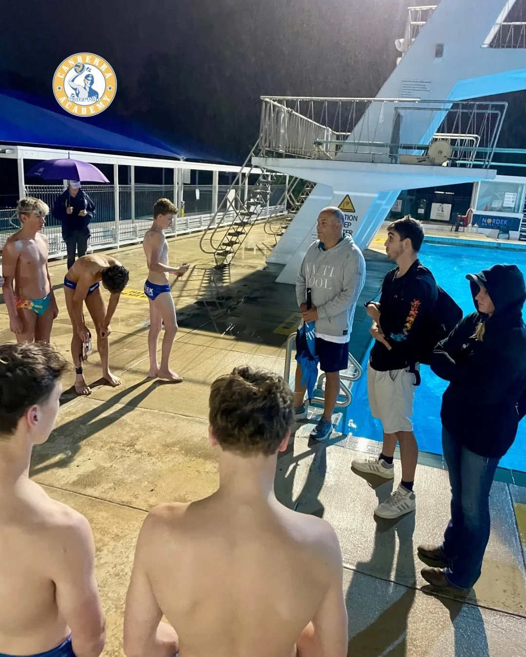 Great to have Andrew Yanitsas drop into our TDS session this morning 🤽&zwj;♂️

Andrew, Aussie Sharks assistant coach, came down to watch training and speak with the squads. He&rsquo;s working with us to develop Individual Performance Plans for the a