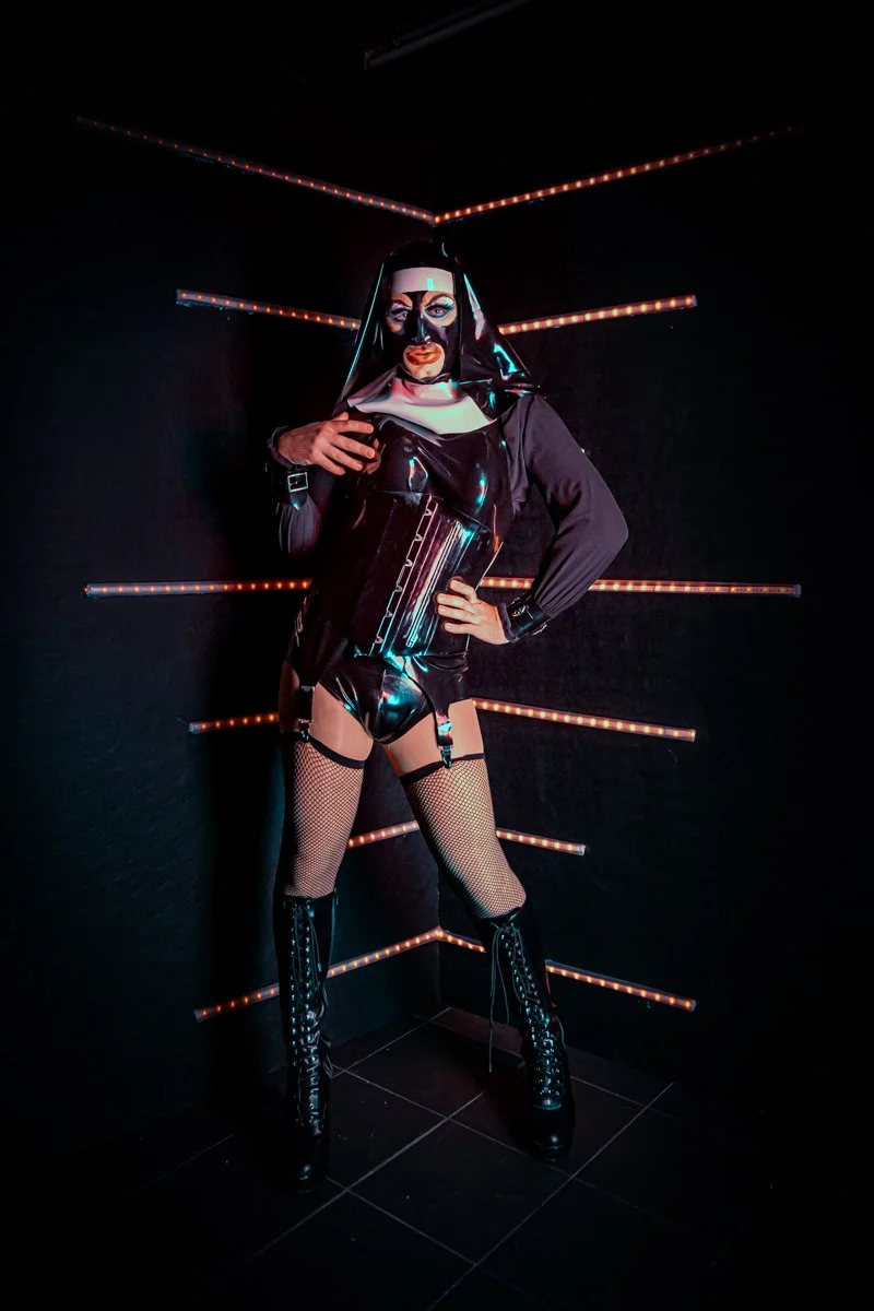 SLICK22_LateXXX_STUDIO-20220903_004_IMG_2226.jpg