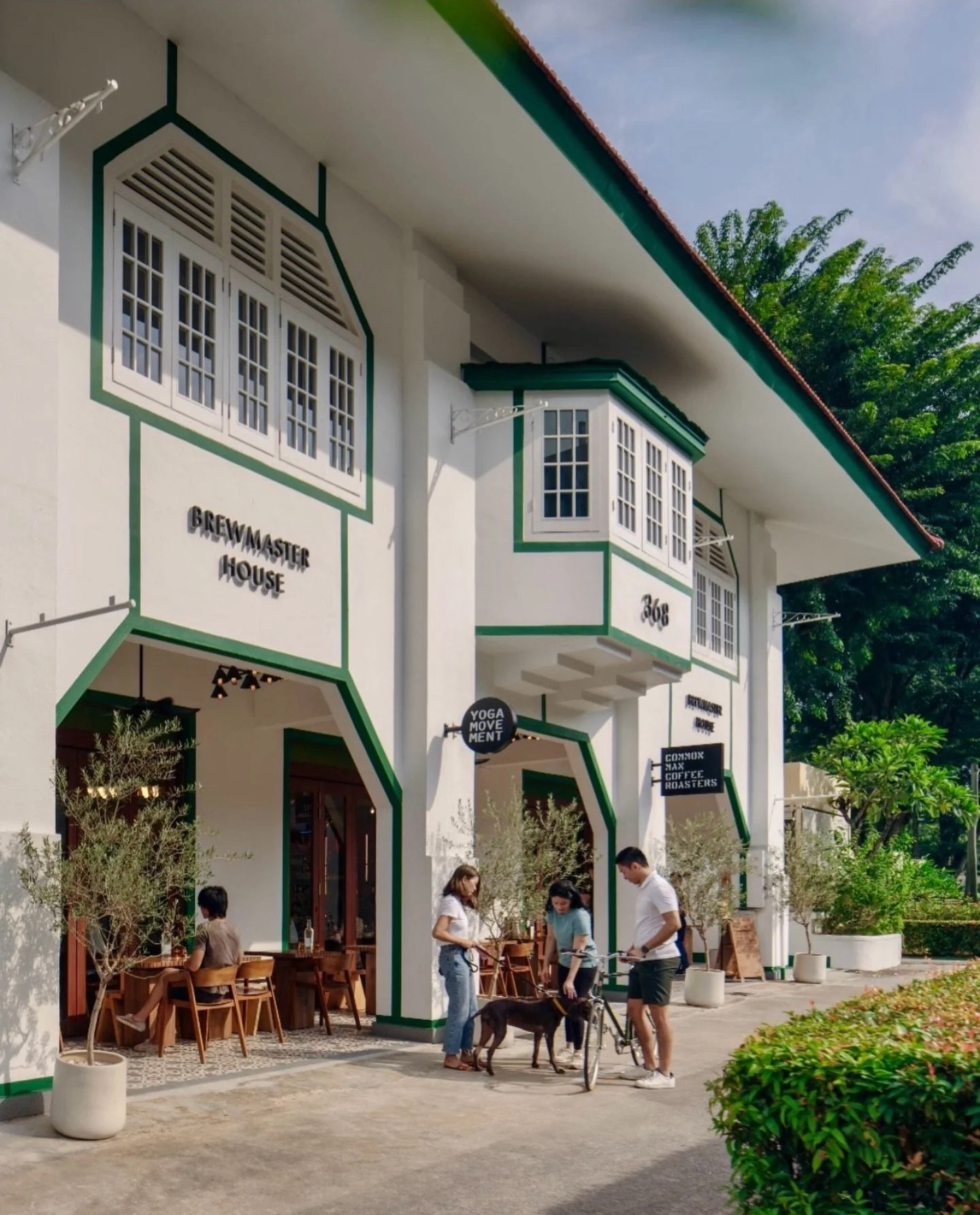 Easy mornings, good coffee, and nowhere to rush to.

📍368 Brewmaster House
Common Man Coffee Roasters, #01-01
Yoga Movement, #02-01