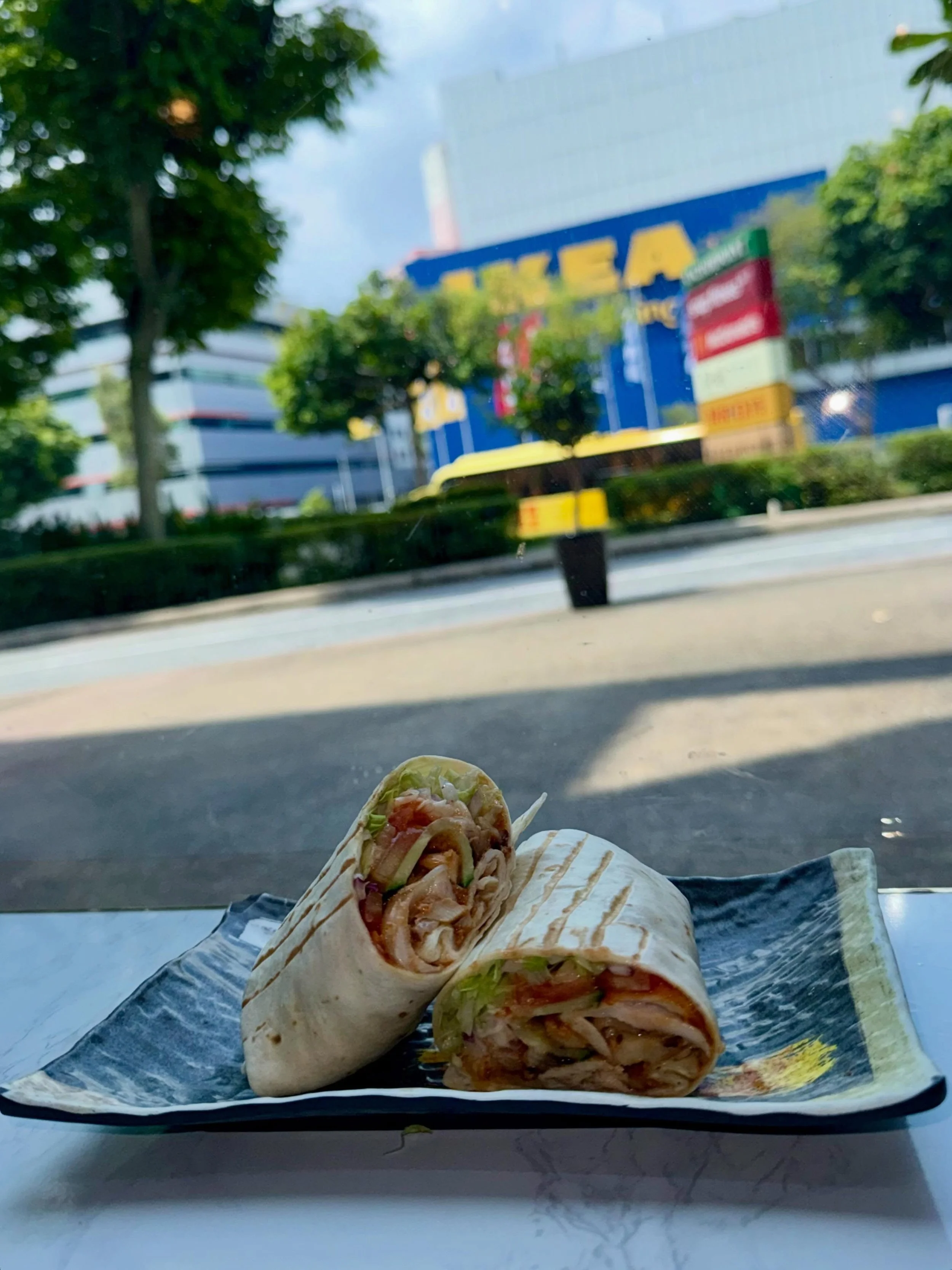 Wrapped, loaded and ready to satisfy 🌯✨

Craving a flavourful bite? Head down to Deliz Street for their freshly made shawarmas, packed with tender meat, fresh ingredients and delicious sauces in every wrap.

📍 Deliz Street, #01-2/3/4
Drop by and gr