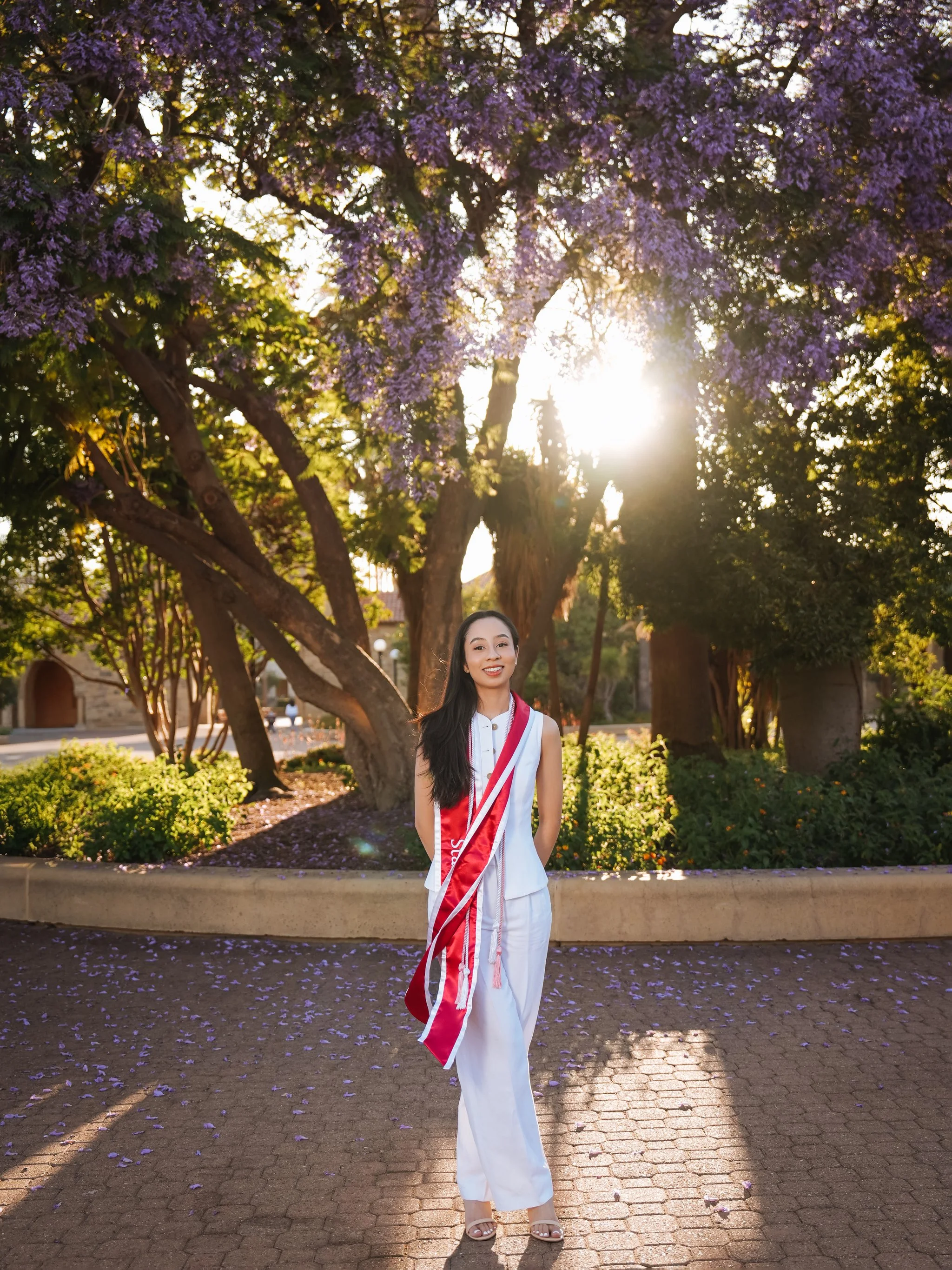 outdoor-cap-and-gown-photos-stanford.jpg