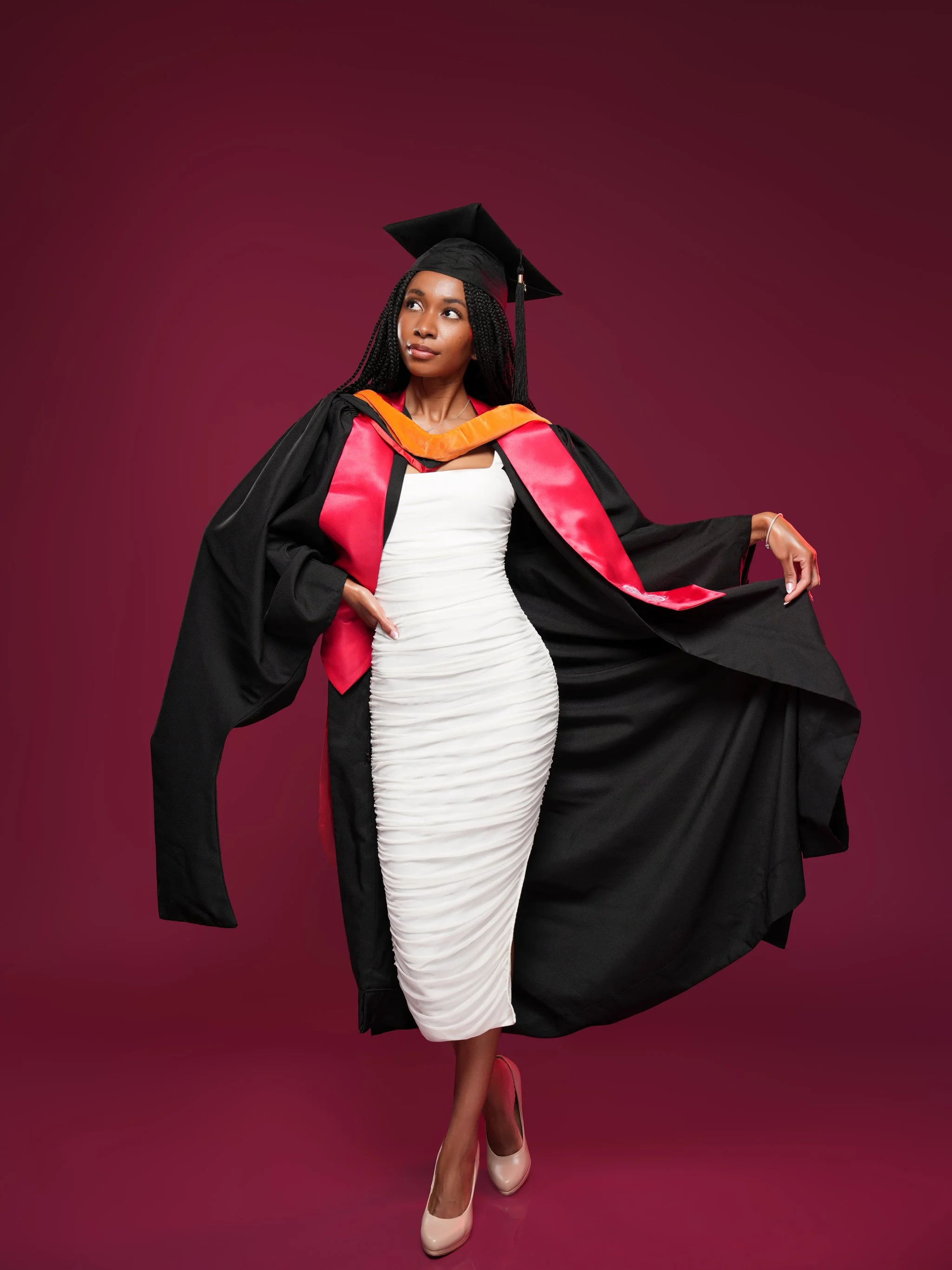 cap-and-gown-photos-studio-bay-area.jpg