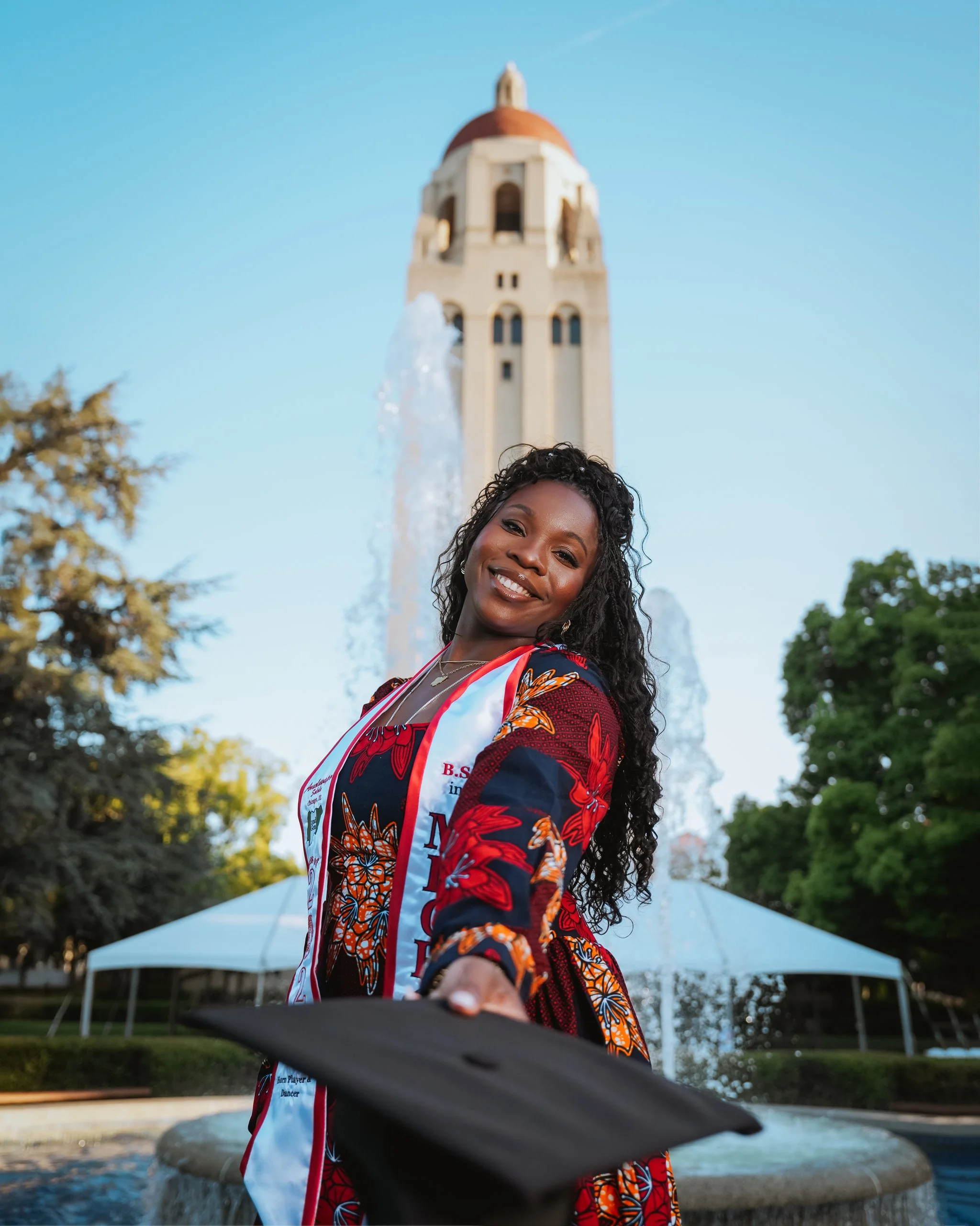 outdoor-graduation-pictures-stanford-campus.jpg