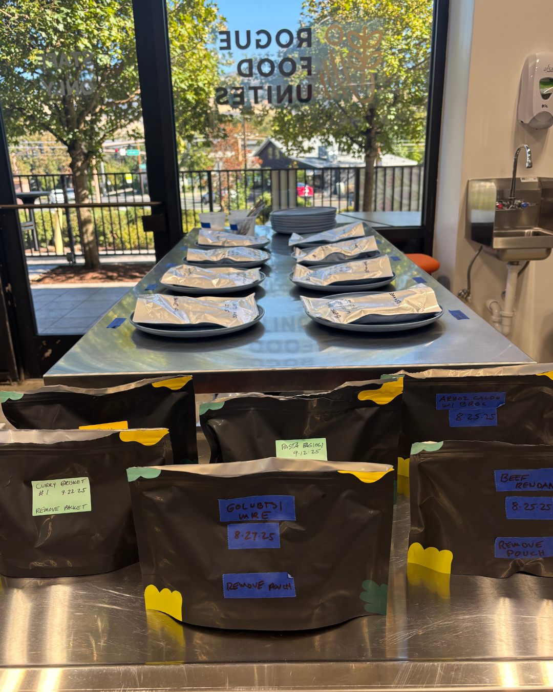 Programa MRE de Rogue Food Unites