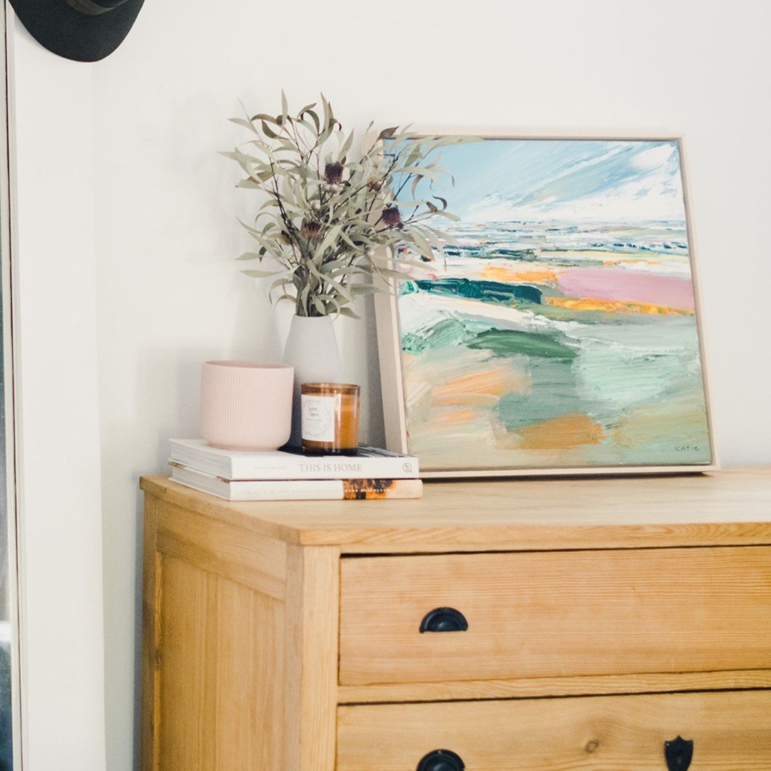 Everyone wants a beautiful home right? One they are proud to share and love being in and I truly believe that even the ugliest of spaces with some creativity can be made beautiful. But not everyone has the skills too curate and create a beautiful spa