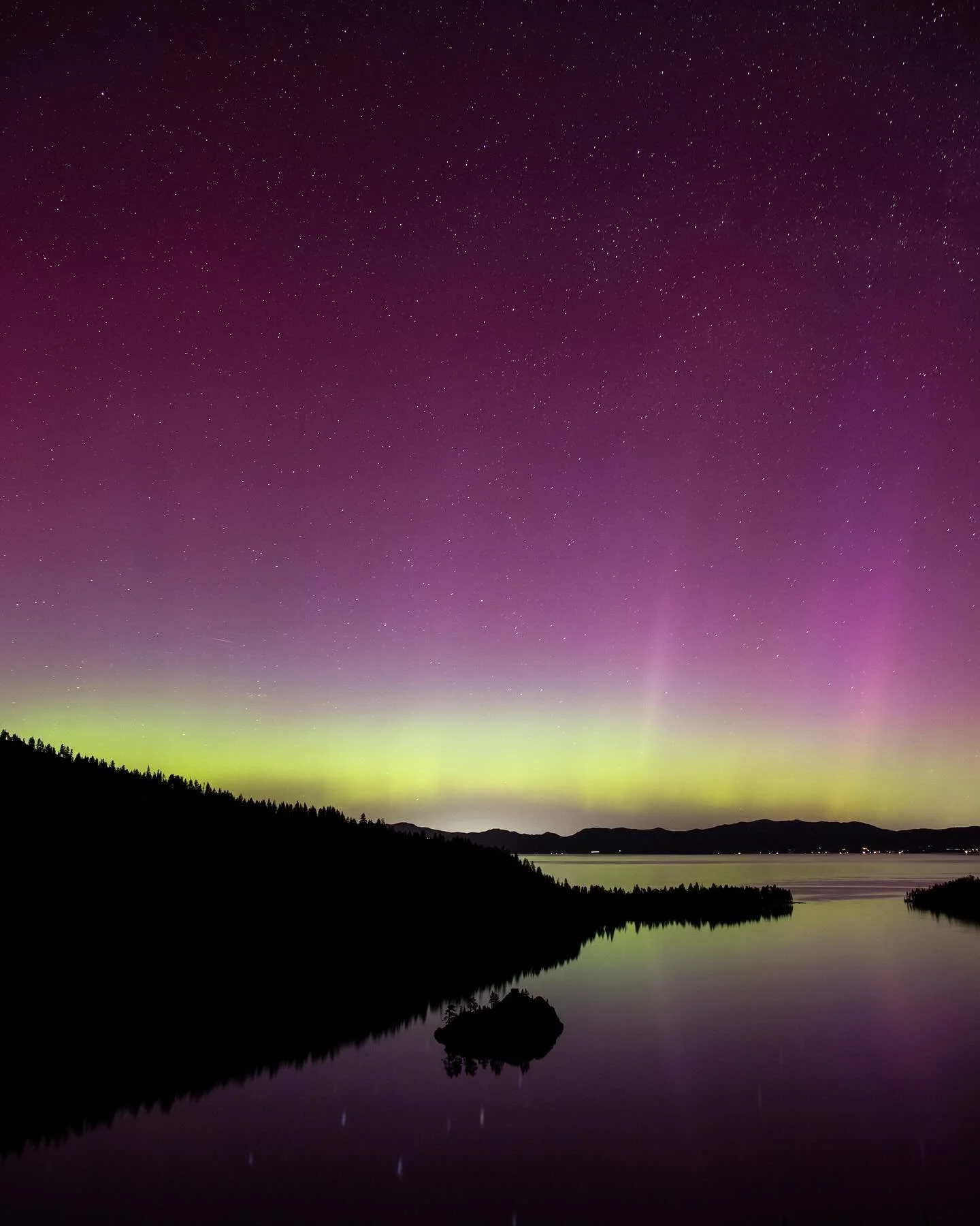 Last night was unreal. I spent most of the night at Emerald Bay capturing the Aurora Borealis (Northern Lights). I&rsquo;ve seen the Aurora once before, but it was insane being able to witness it in my own backyard. 🌌

⏪️⏪️⏪️ SWIPE for the full seri
