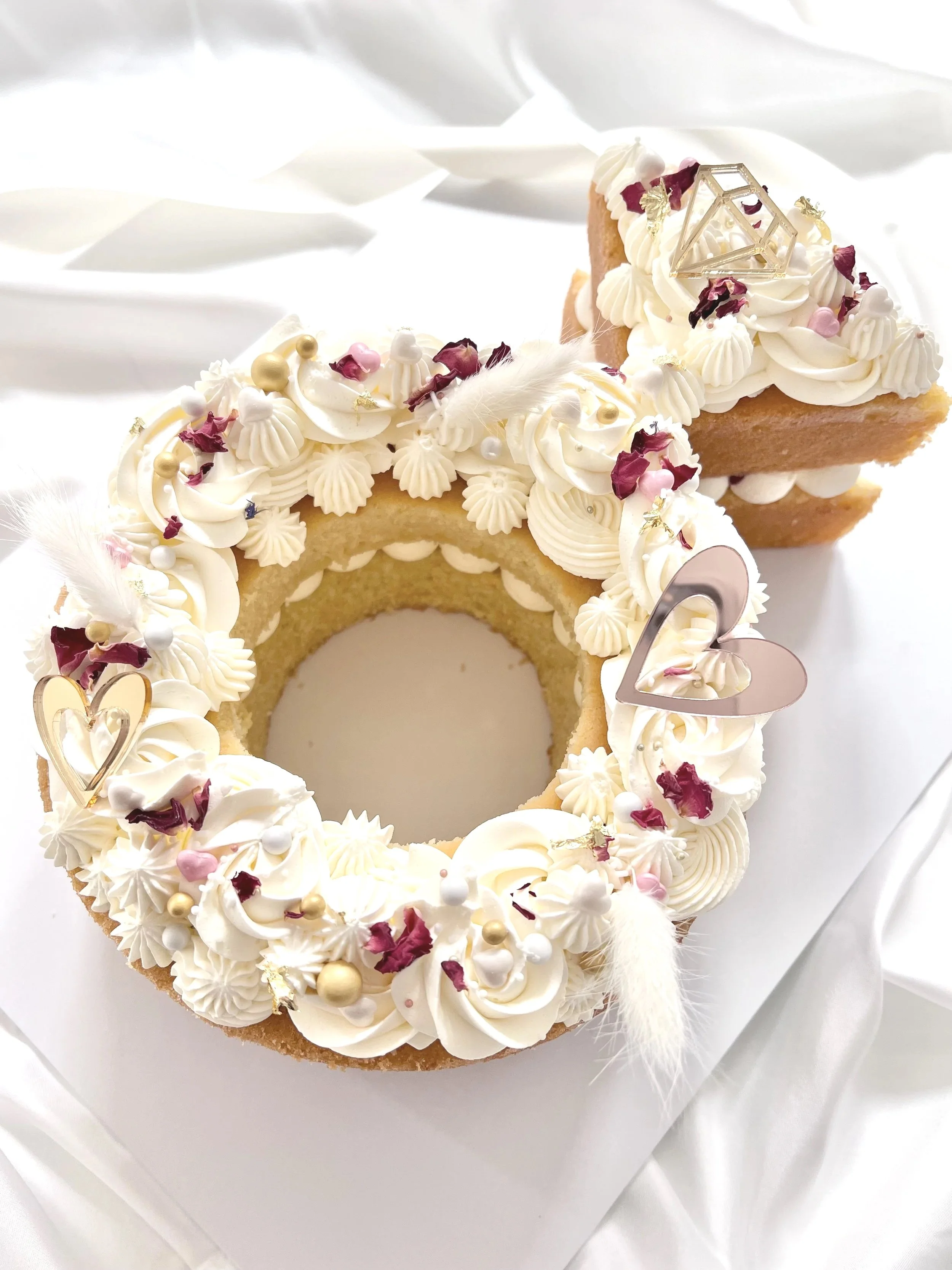 engagement ring cake. engagement cake. hen party cake. ring cake altrincham. celebration cakes altrincham. celebration cakes manchester