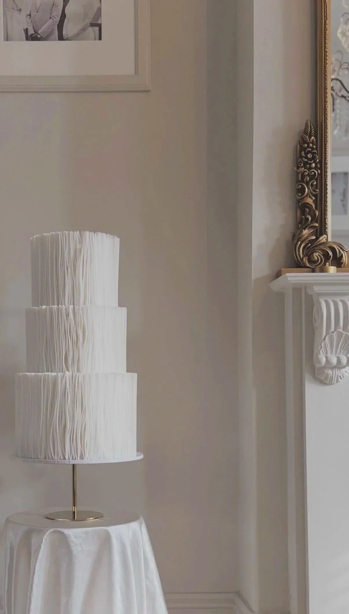 Modern art wedding cakes in manchester and Cheshire. for the modern couple.