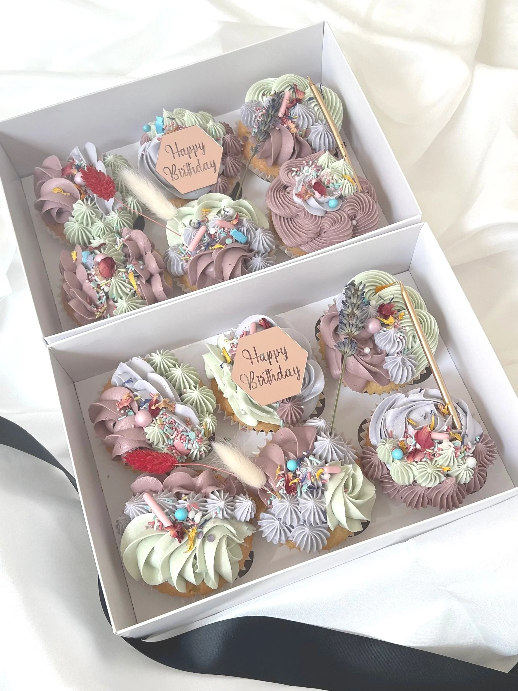 purple and sage cupcakes. cupcakes altrincham. cupcakes manchester. cupcakes cheshire