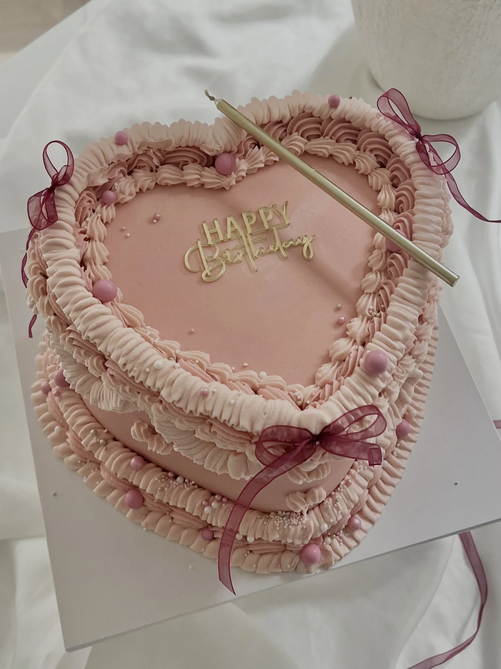 Vintage heart birthday cake