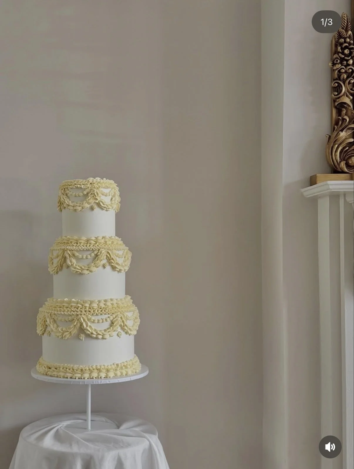 luxury wedding cakes for the modern couple in Manchester, Cheshire and Yorkshire.