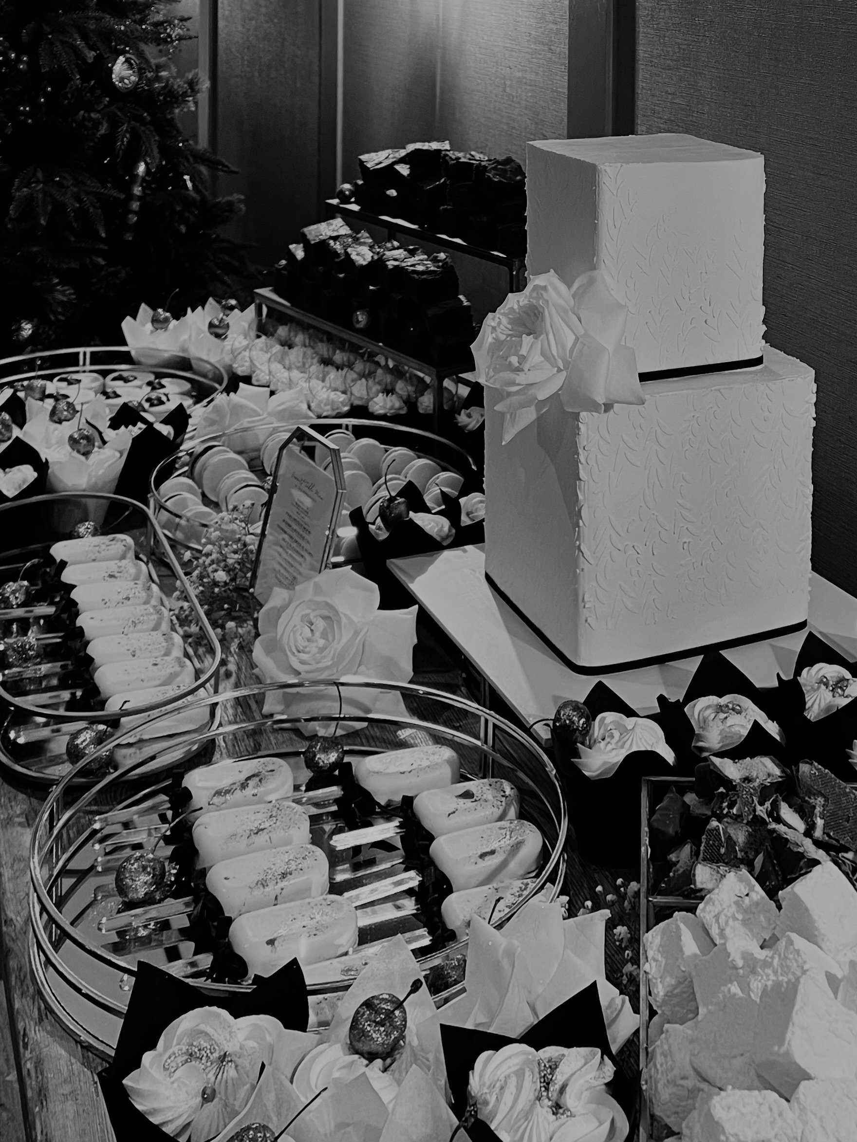 wedding cake and dessert table manchester and cheshire.