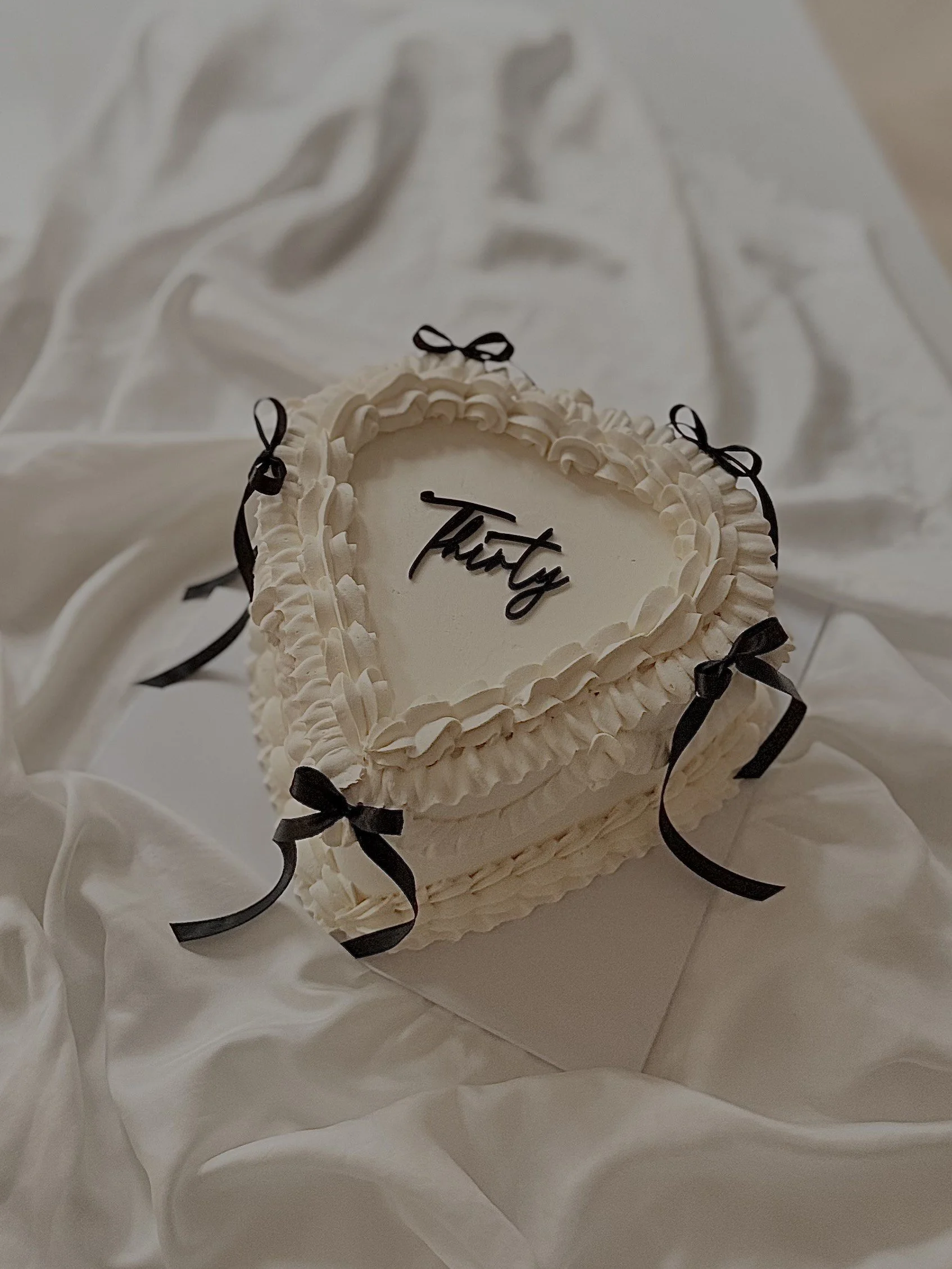 vintage heart cake cake altrincham, manchester chechire.