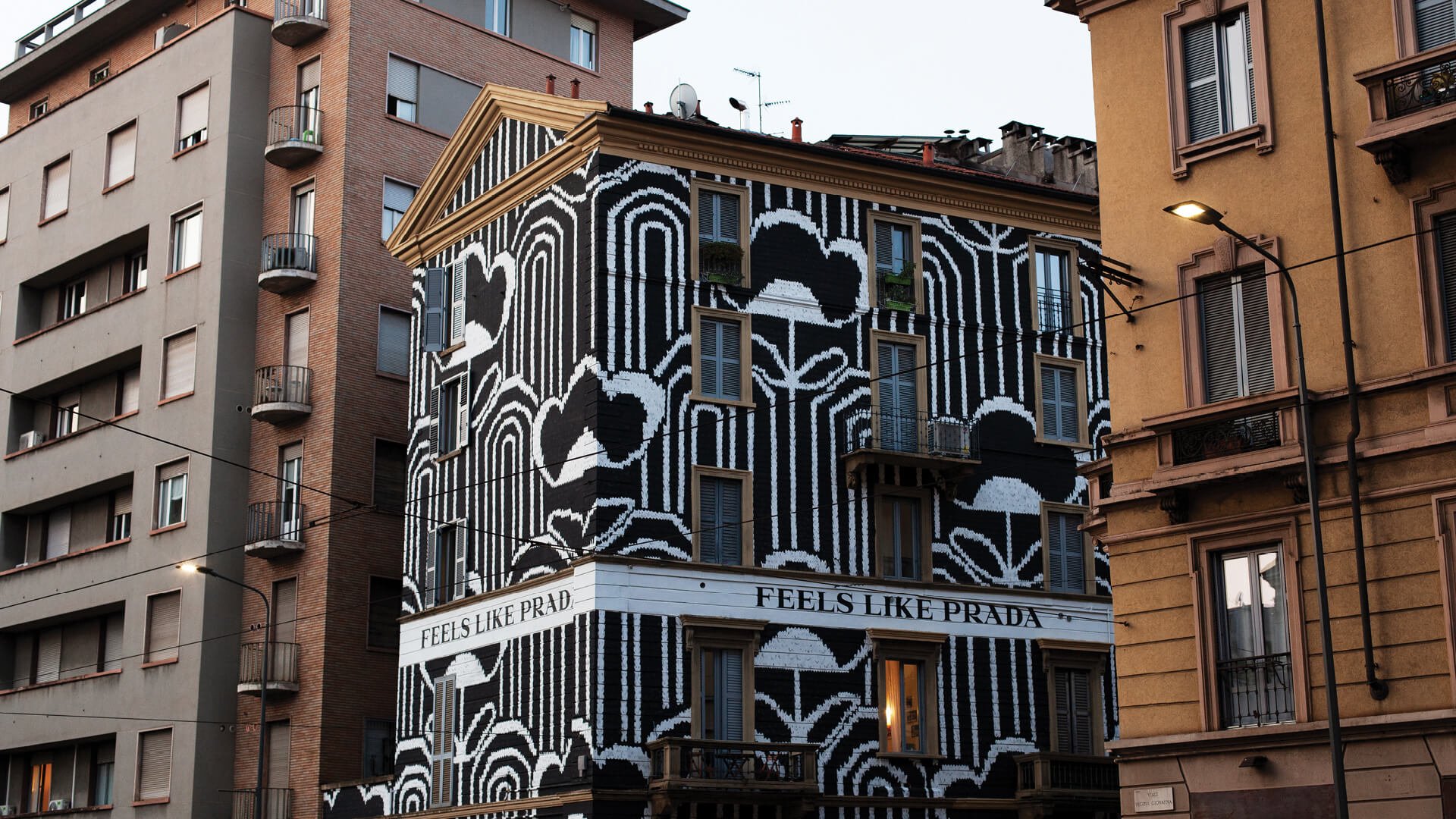prada-has-transformed-building-fa-ccedil-ades-in-milan-to-promote-its-fall-winter-2021-campaign-titled-lsquo-feels-like-prada-rsquo-feels-like-prada-installations-stirworld-210930042441.jpg