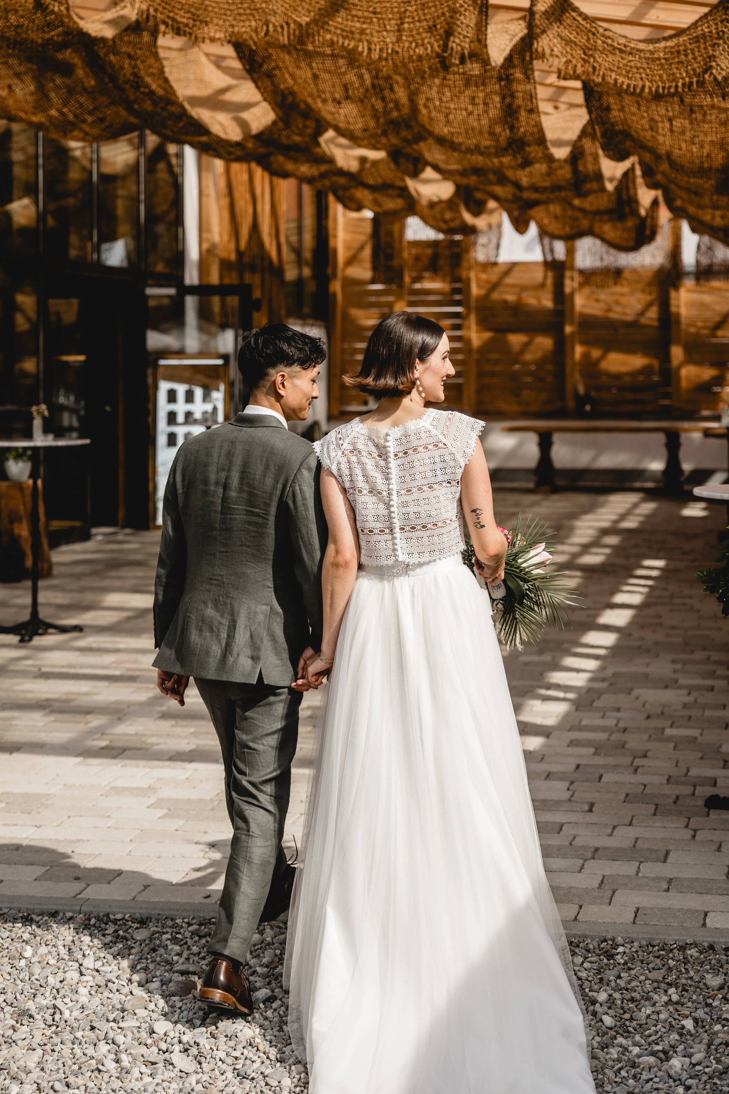 Hochzeit draußen mit Plan B für schlechtes Wetter.jpg