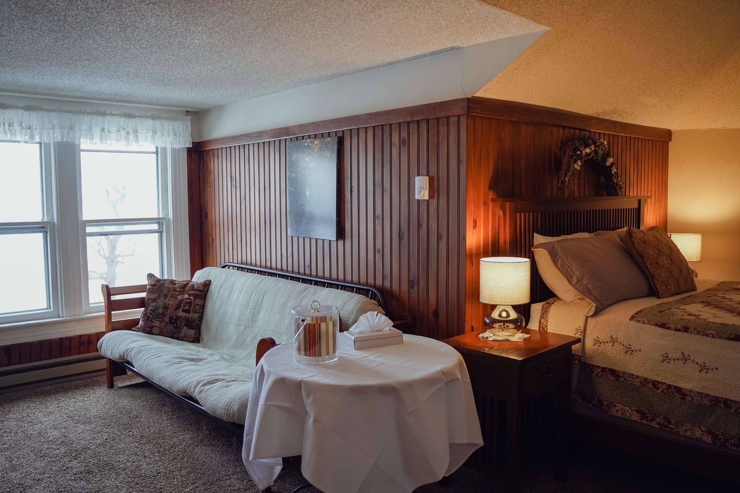 Book a Room — Chamberlin's Ole Forest Inn
